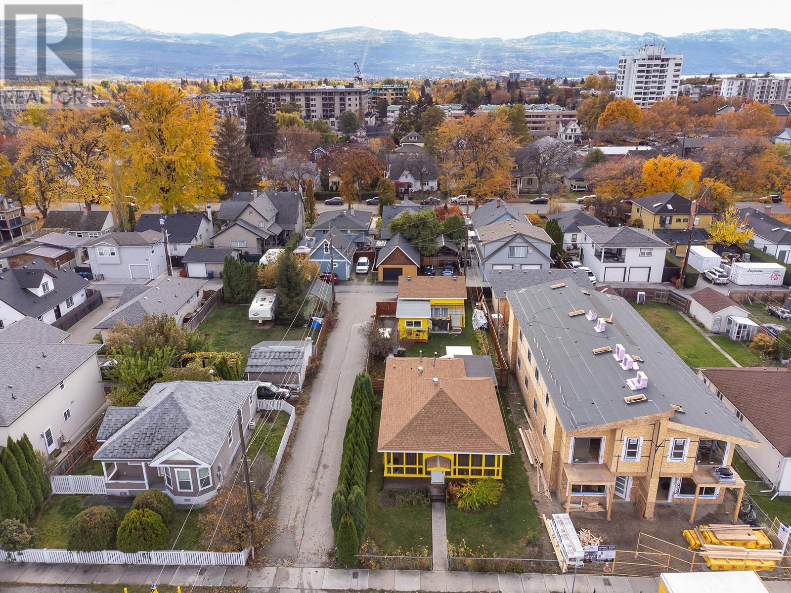 Property at 795 Lawson Avenue image 4