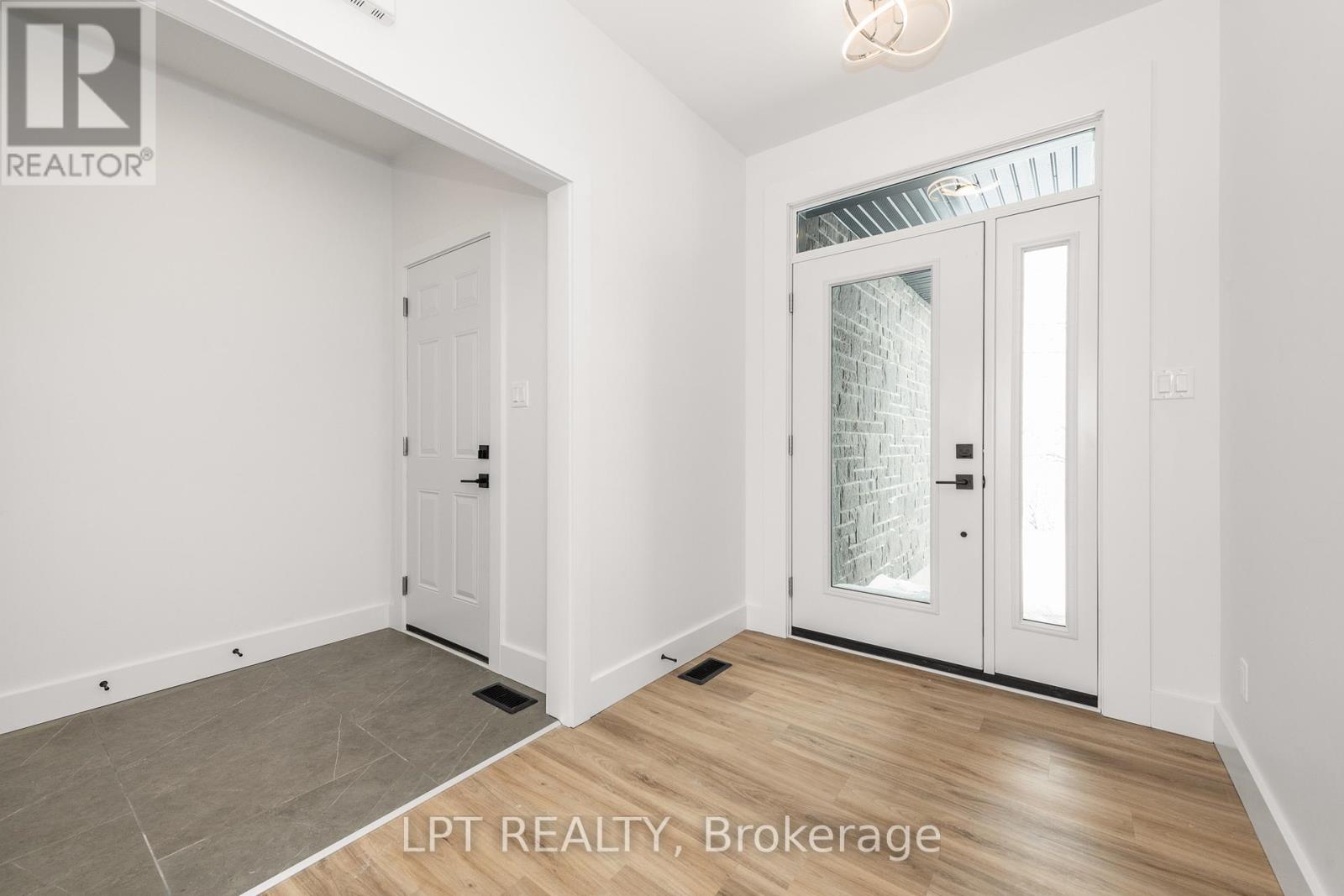 6008 Ottawa Street E, Ottawa, Ontario  K0A 2Z0 - Photo 2 - X12074474