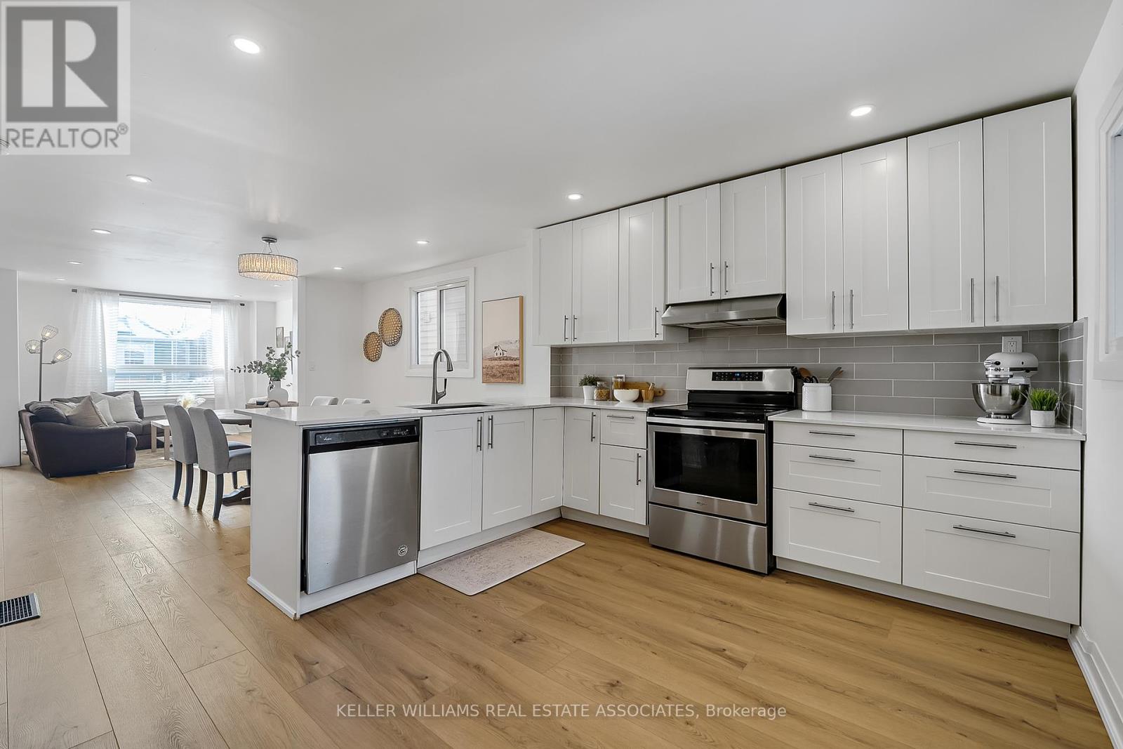 Property at 29 NEWLANDS AVENUE image 1