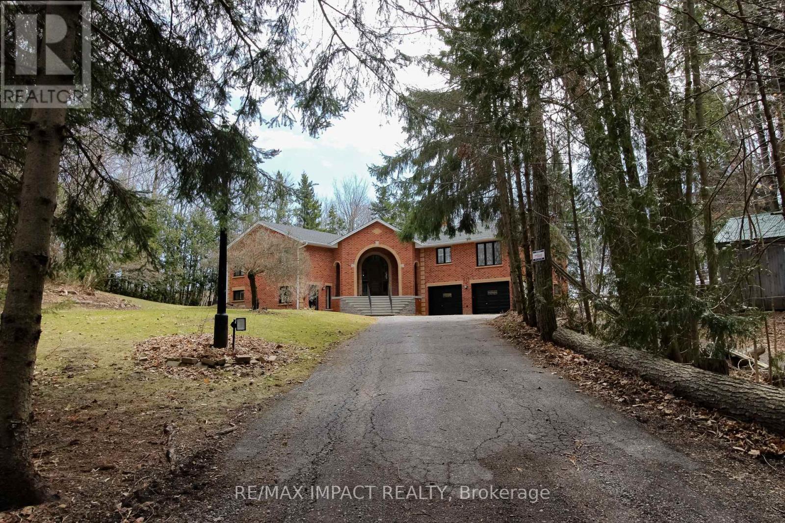 Property at 215 RAGLAN ROAD W image 2