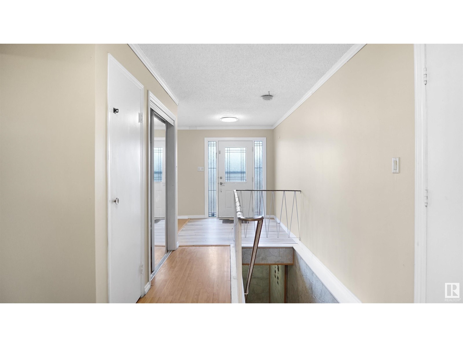 Property at 51 HAMILTON CR NW image 4