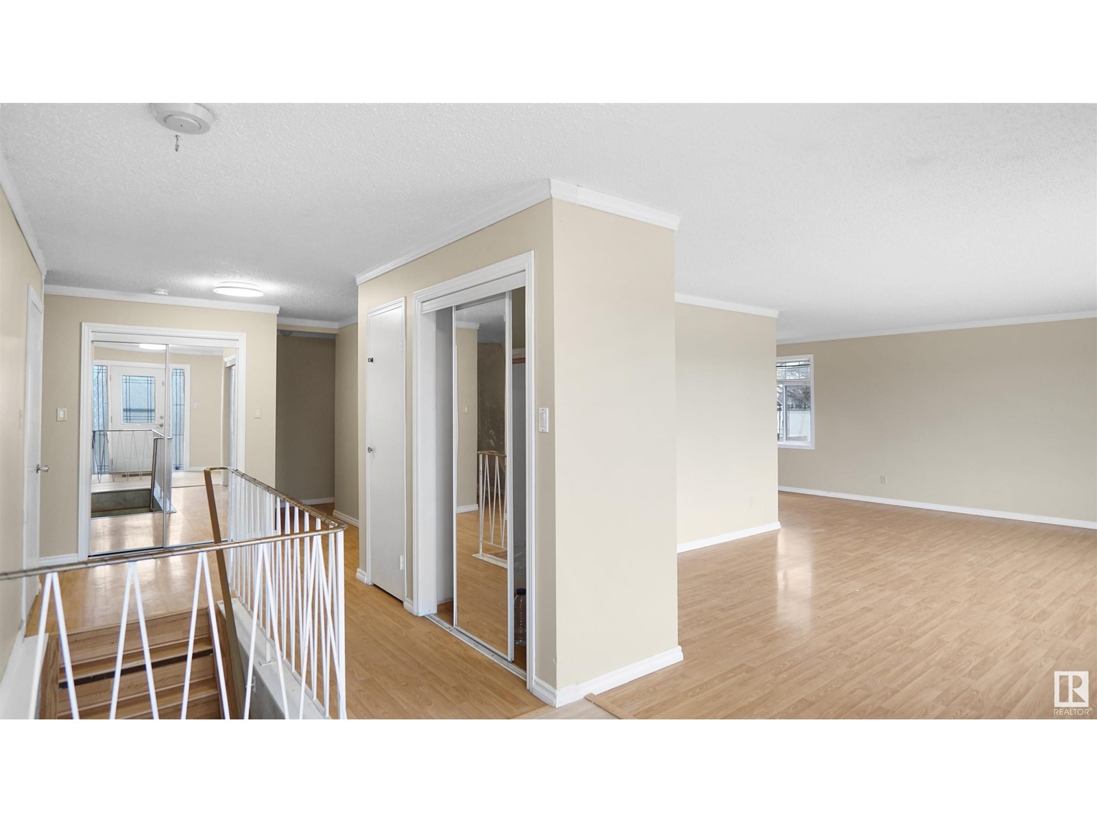 Property at 51 HAMILTON CR NW image 5