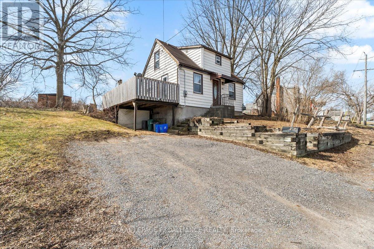 Property at 102 WALLBRIDGE CRESCENT image 1