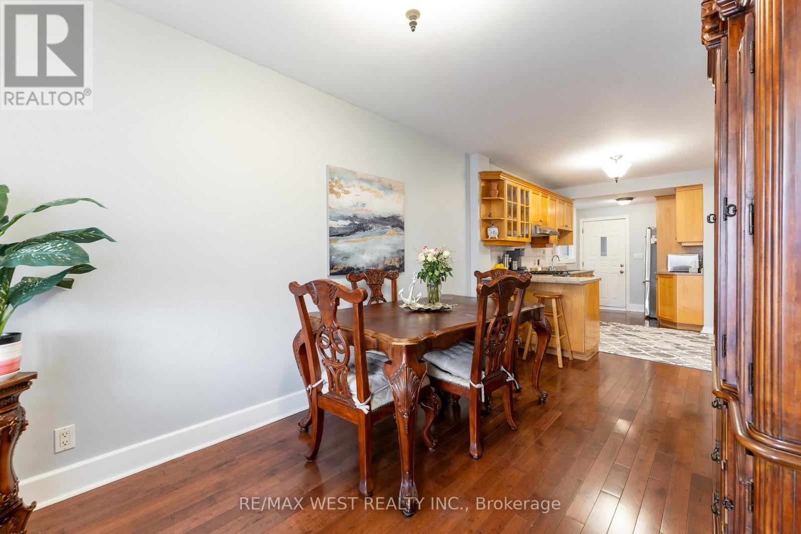 7 Bernice Crescent, Toronto (Rockcliffe-Smythe), Ontario  M6N 1W7 - Photo 10 - W12074523