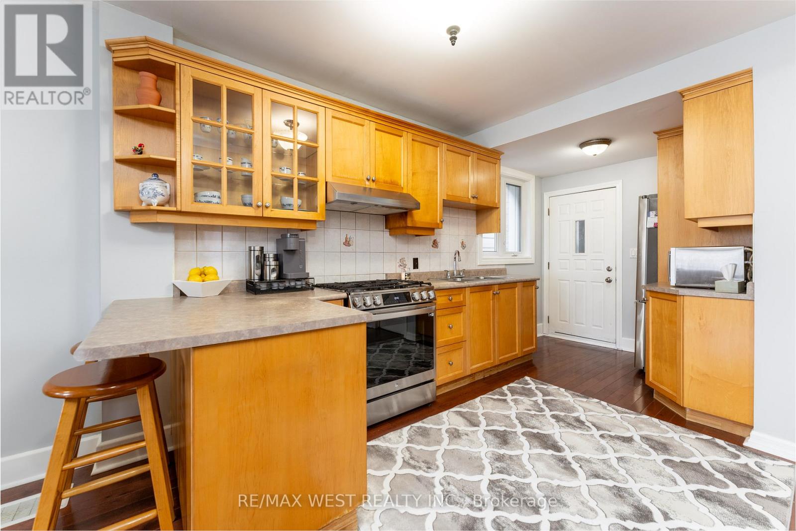 7 Bernice Crescent, Toronto (Rockcliffe-Smythe), Ontario  M6N 1W7 - Photo 12 - W12074523