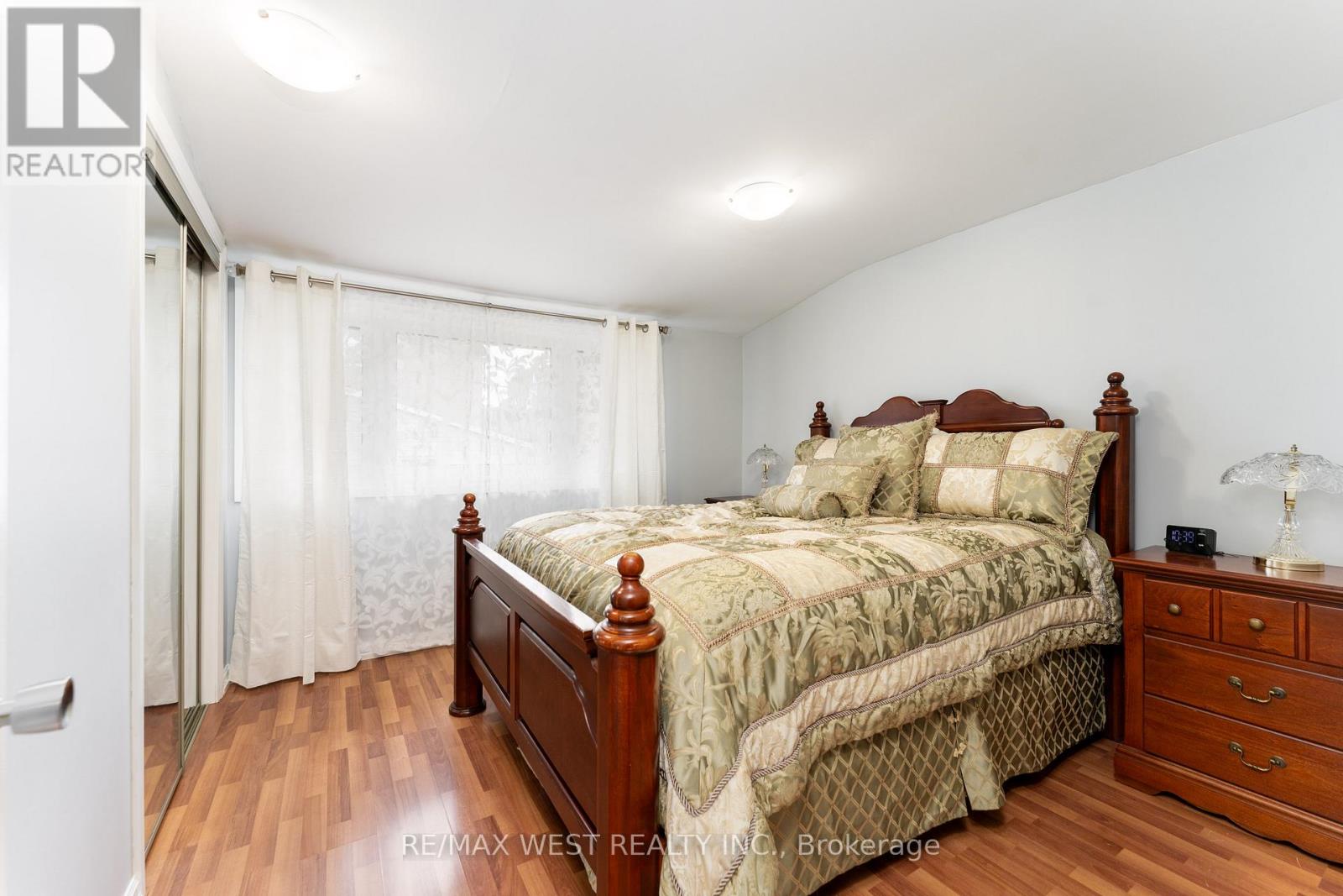 7 Bernice Crescent, Toronto (Rockcliffe-Smythe), Ontario  M6N 1W7 - Photo 14 - W12074523
