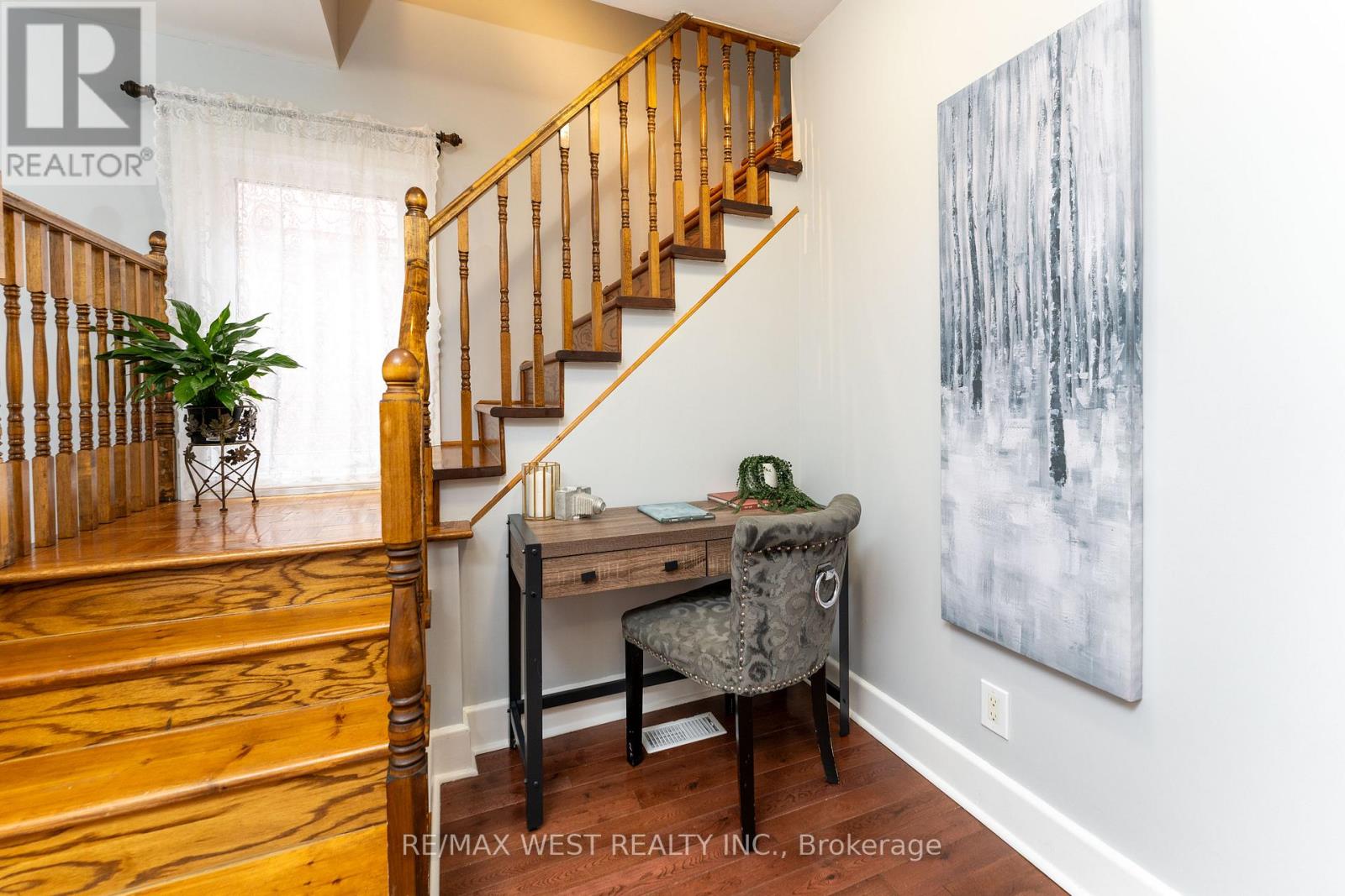 7 Bernice Crescent, Toronto (Rockcliffe-Smythe), Ontario  M6N 1W7 - Photo 17 - W12074523