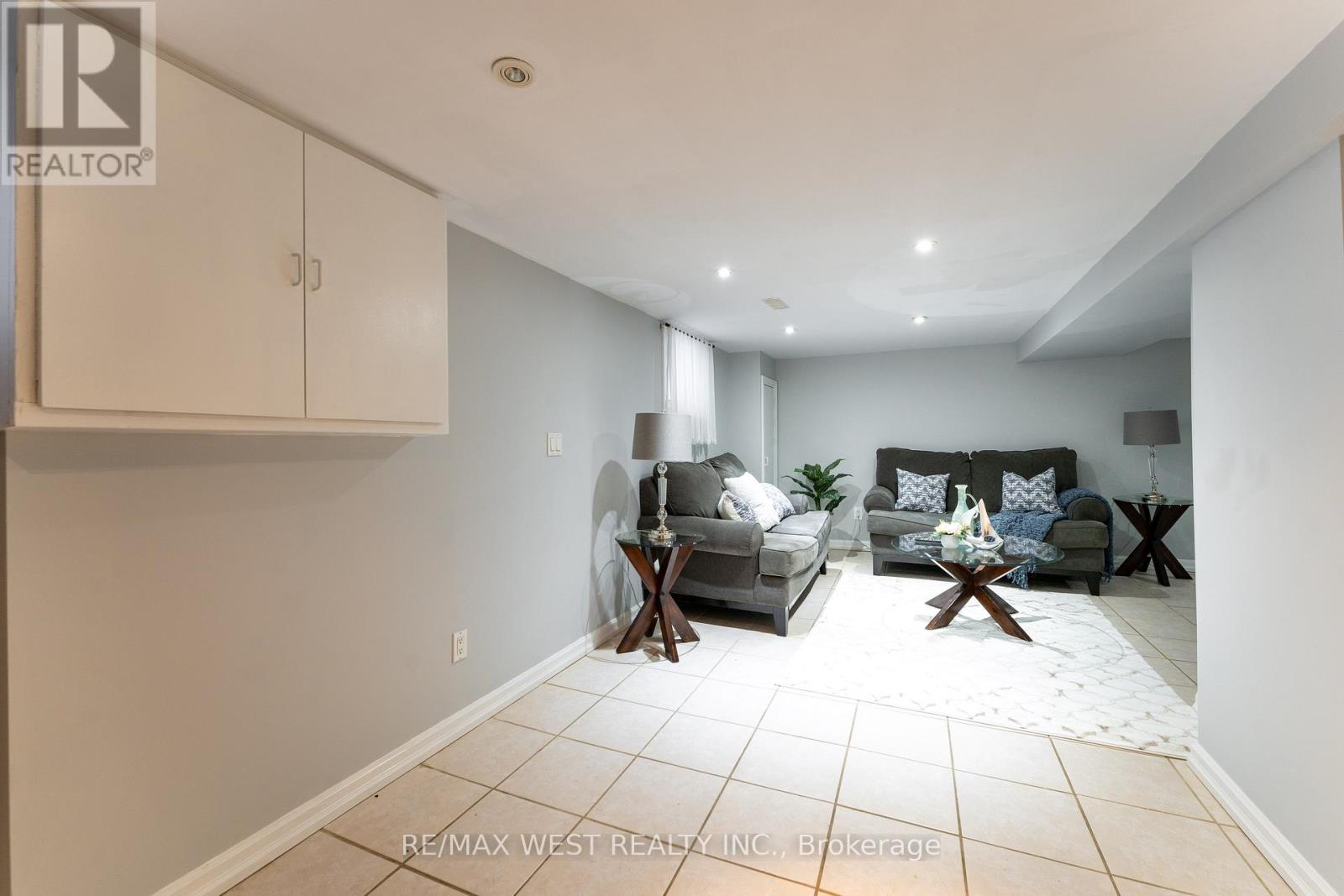7 Bernice Crescent, Toronto (Rockcliffe-Smythe), Ontario  M6N 1W7 - Photo 23 - W12074523