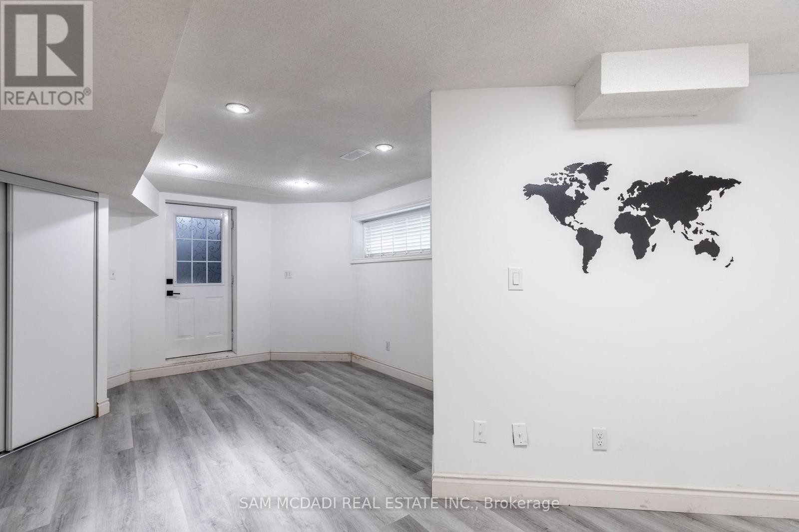 Bsmt - 987 Bristol Road W, Mississauga (East Credit), Ontario  L5V 2N9 - Photo 11 - W12074534