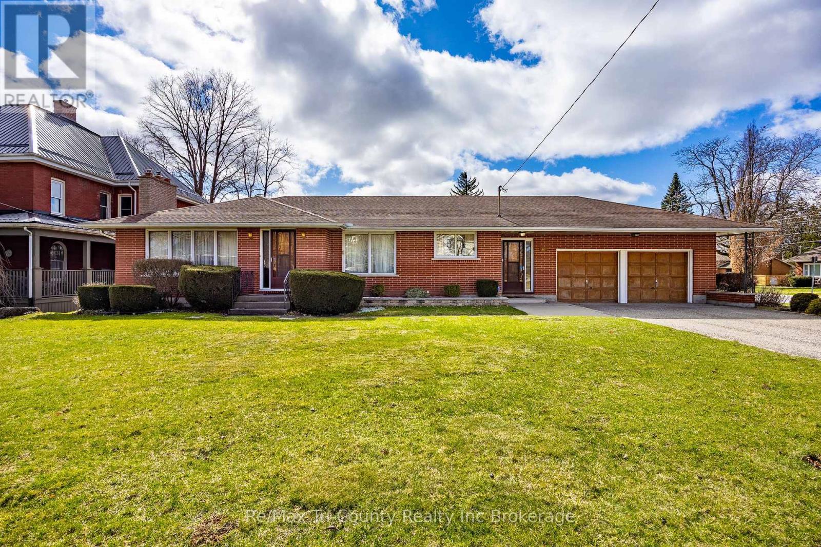 Property at 39 LISGAR AVENUE image 2