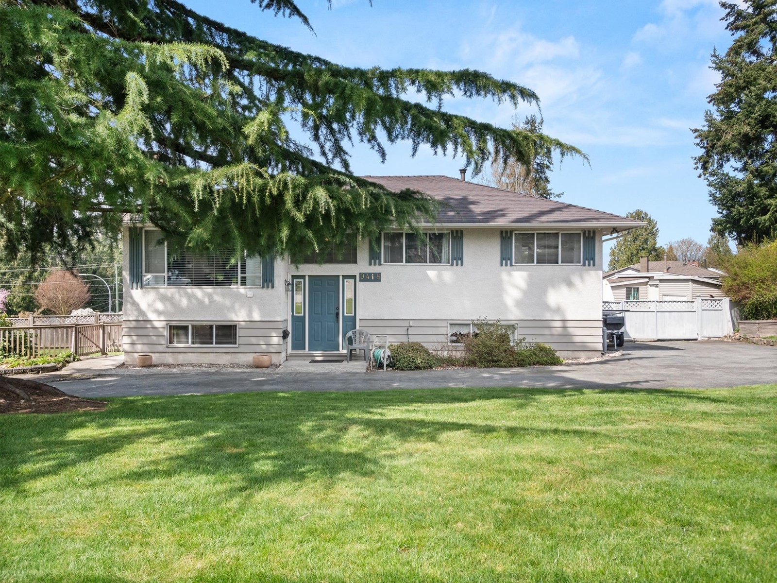 Property at 9418 DAWSON CRESCENT image 1
