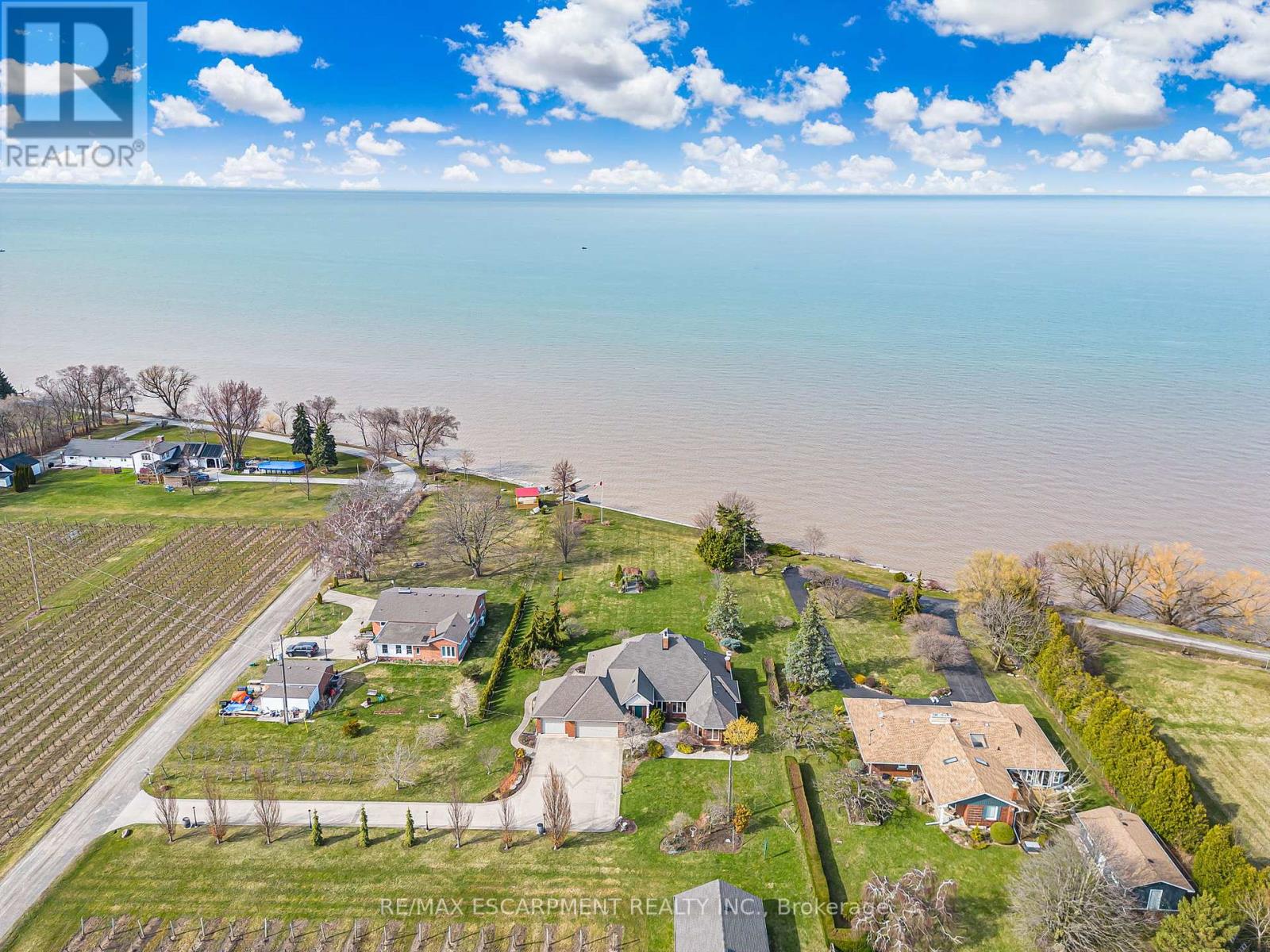 3503 Lakeshore Road, Lincoln, Ontario  L3J 0X1 - Photo 3 - X12074487