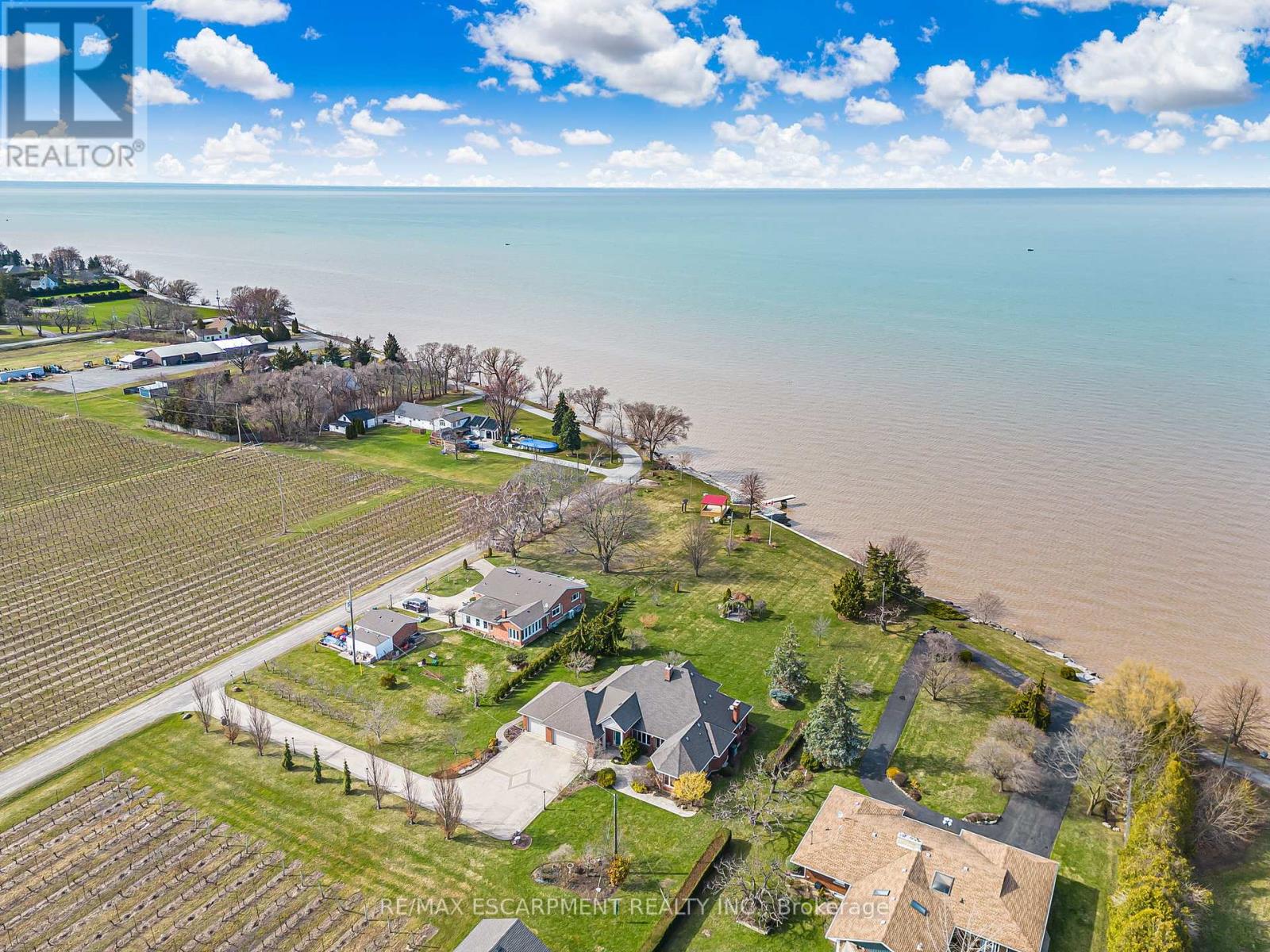 3503 Lakeshore Road, Lincoln, Ontario  L3J 0X1 - Photo 4 - X12074487