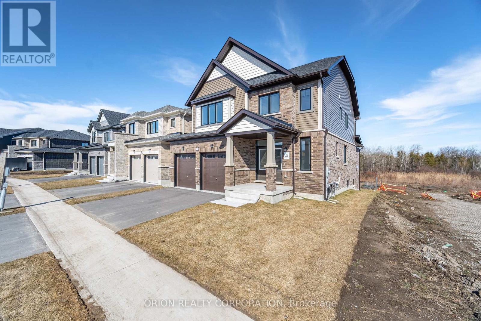 138 Thicketwood Avenue, Barrie, Ontario  L9J 0W8 - Photo 3 - S12062643