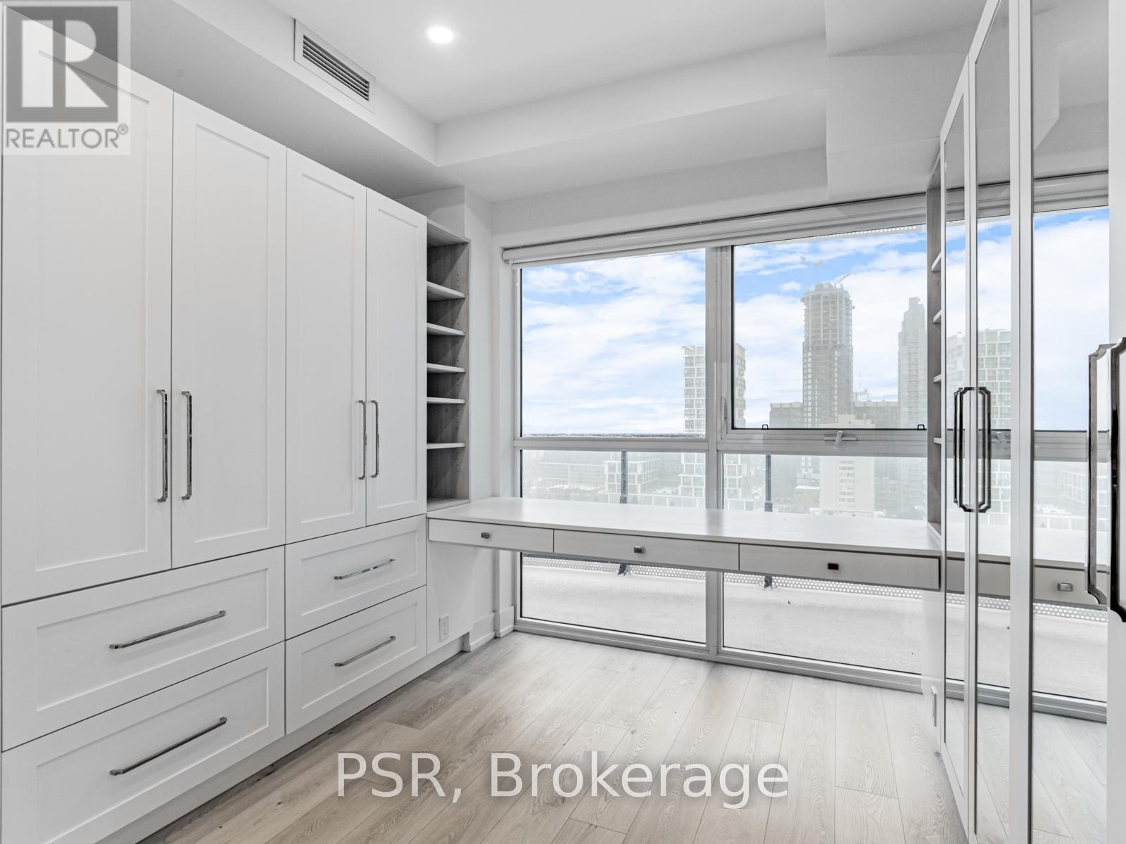 1504 - 11 Lillian Street, Toronto, Ontario  M4S 0C3 - Photo 2 - C12074563