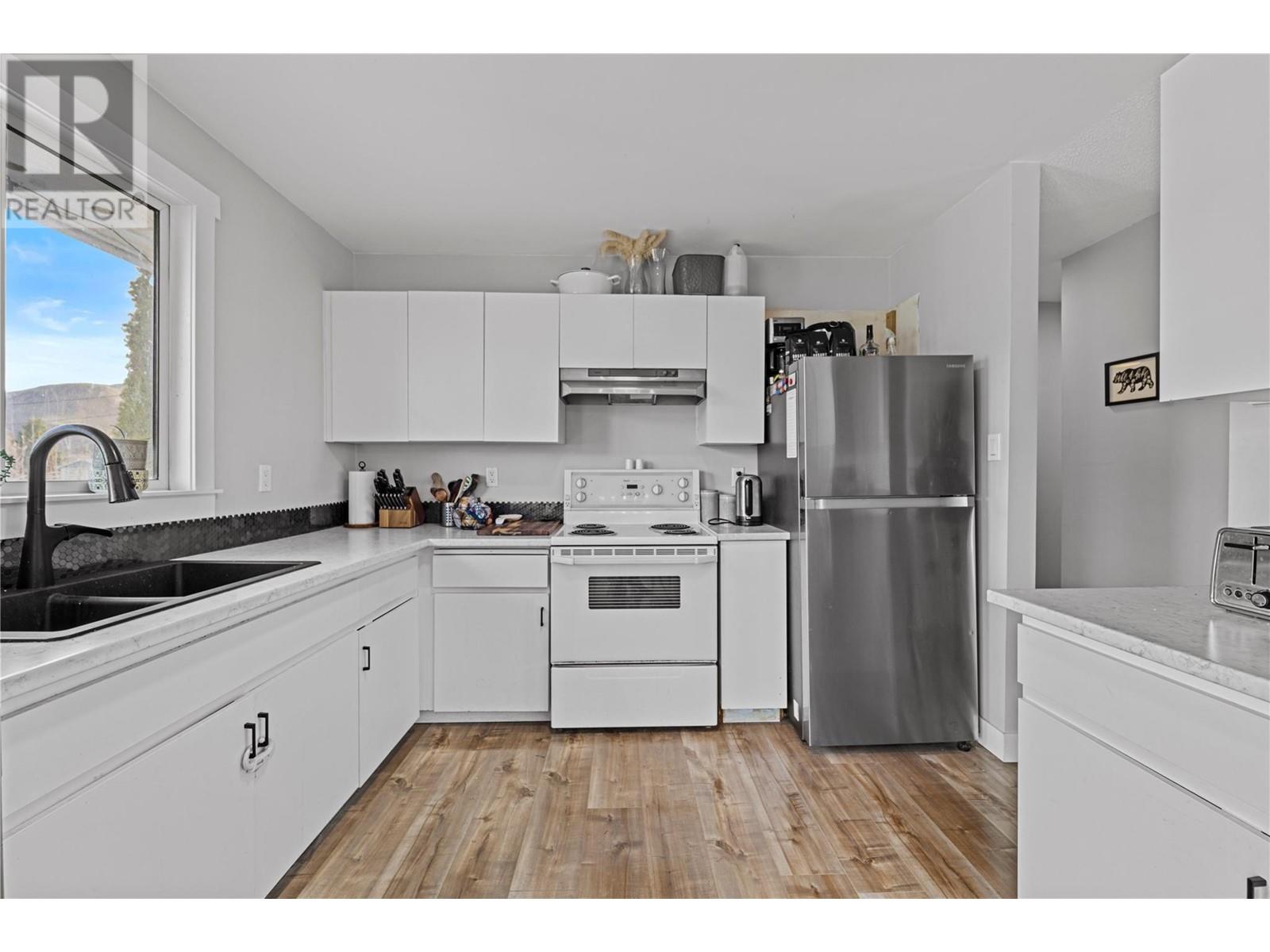 2646 Young Place, Kamloops, British Columbia  V2B 8A4 - Photo 7 - 10342647