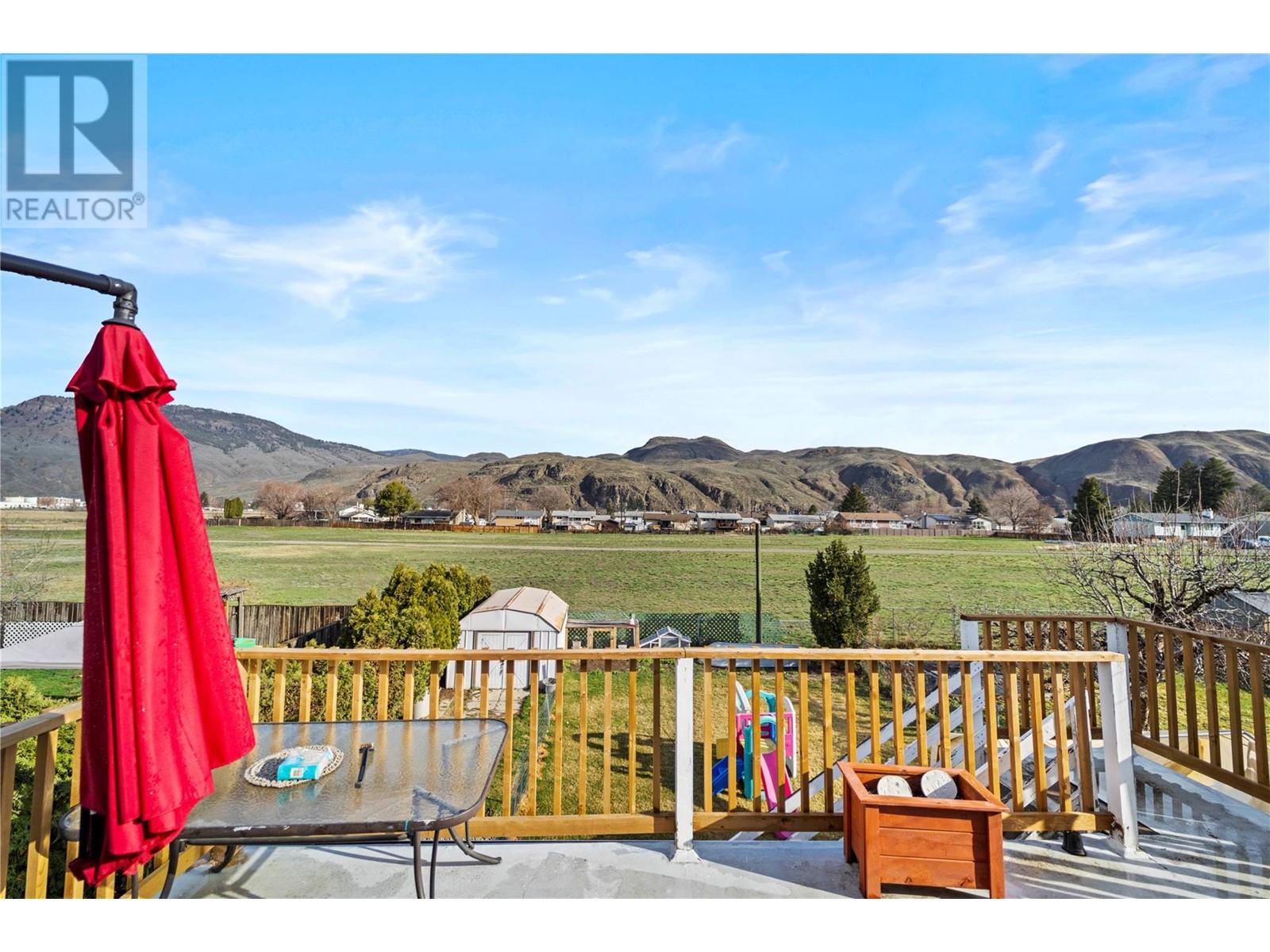 Property at 2646 YOUNG Place image 3