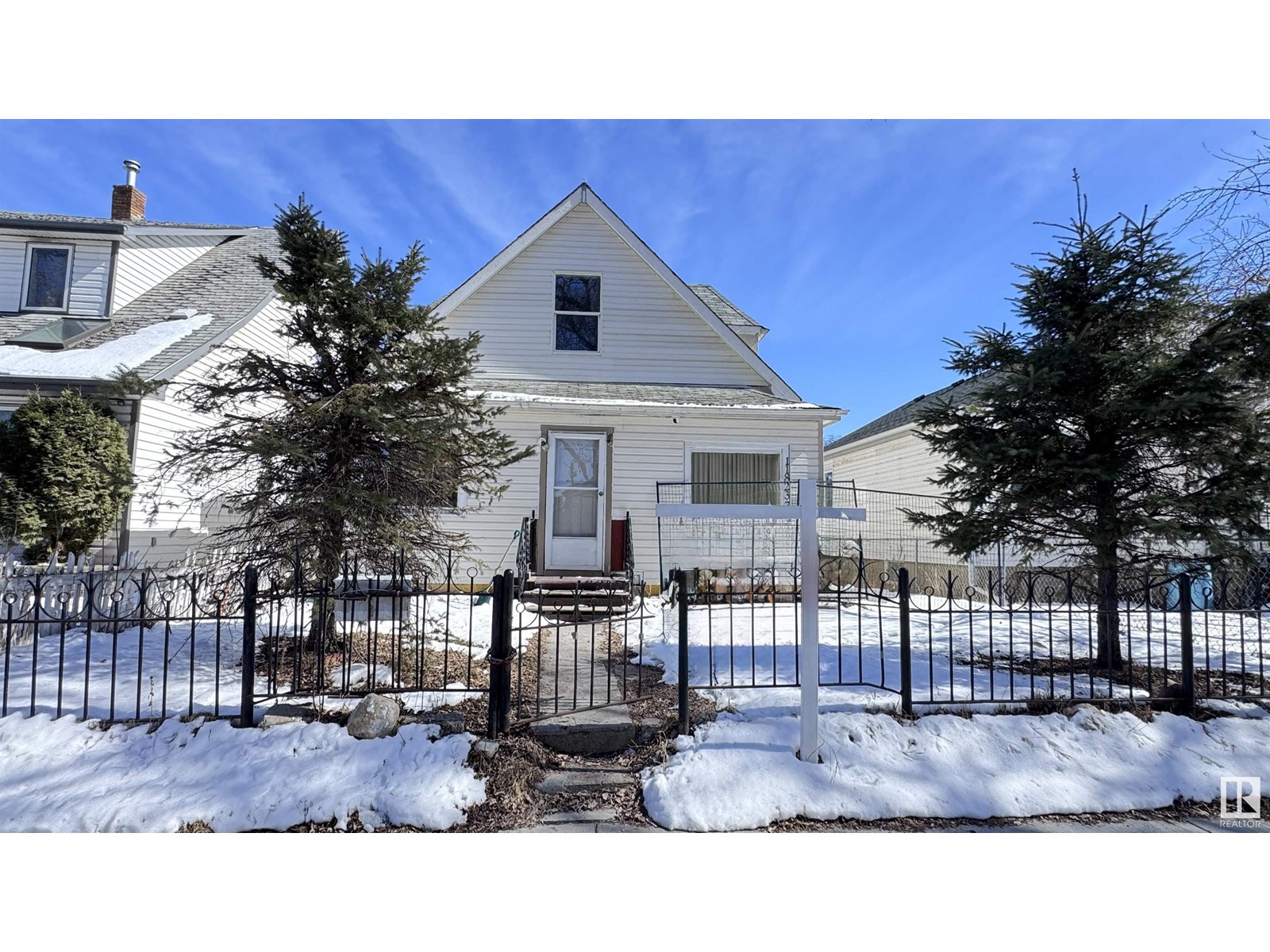 Property at 11823 79 ST NW image 1