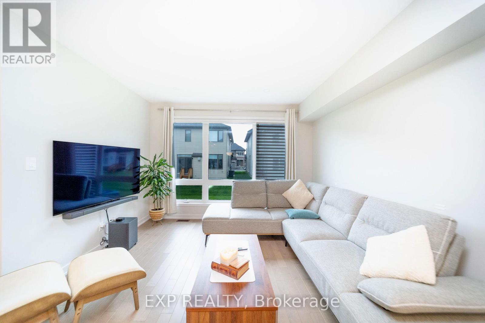 230 Finsbury Avenue, Ottawa, Ontario  K2S 2Y2 - Photo 10 - X12074708