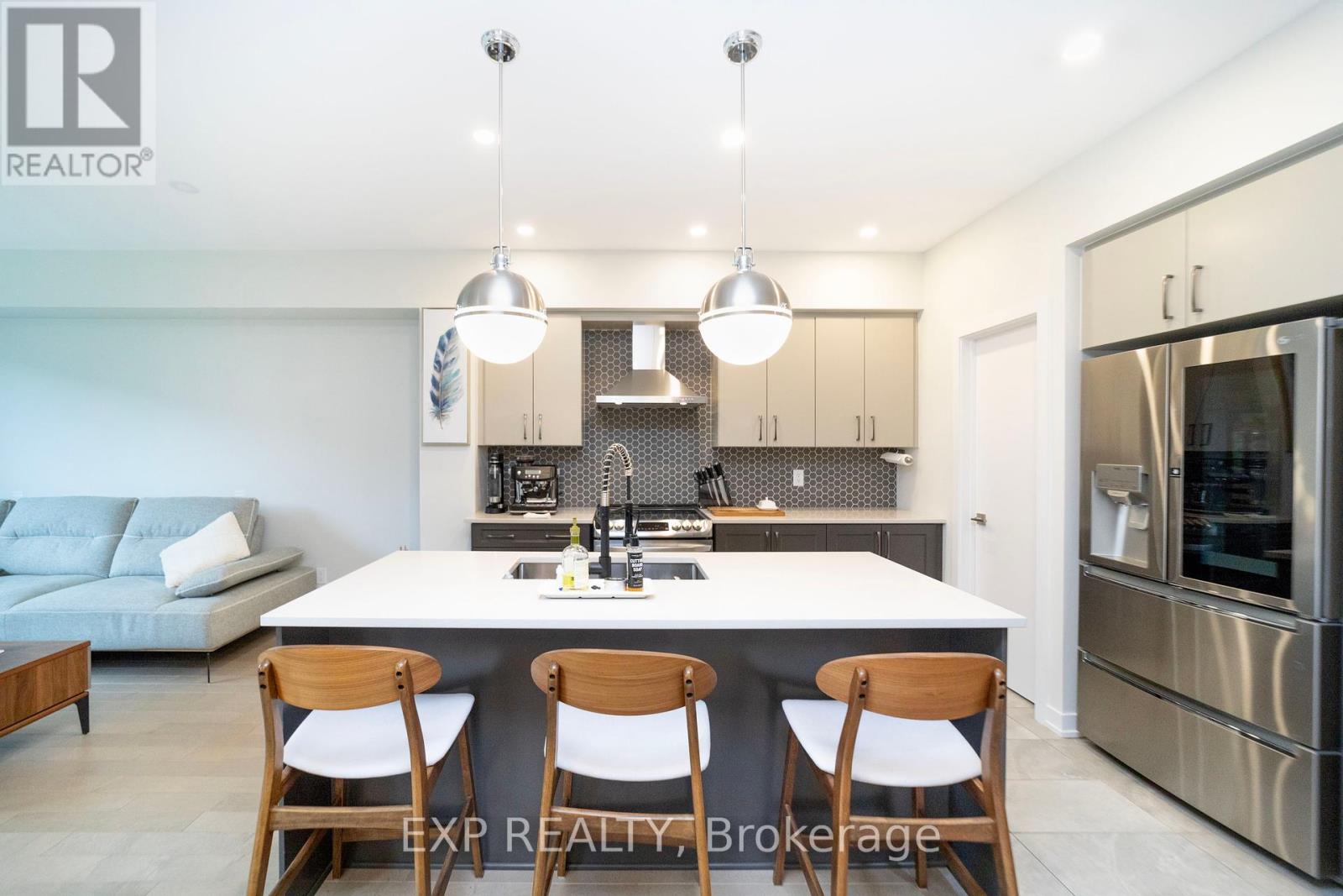 Property at 230 FINSBURY AVENUE image 5