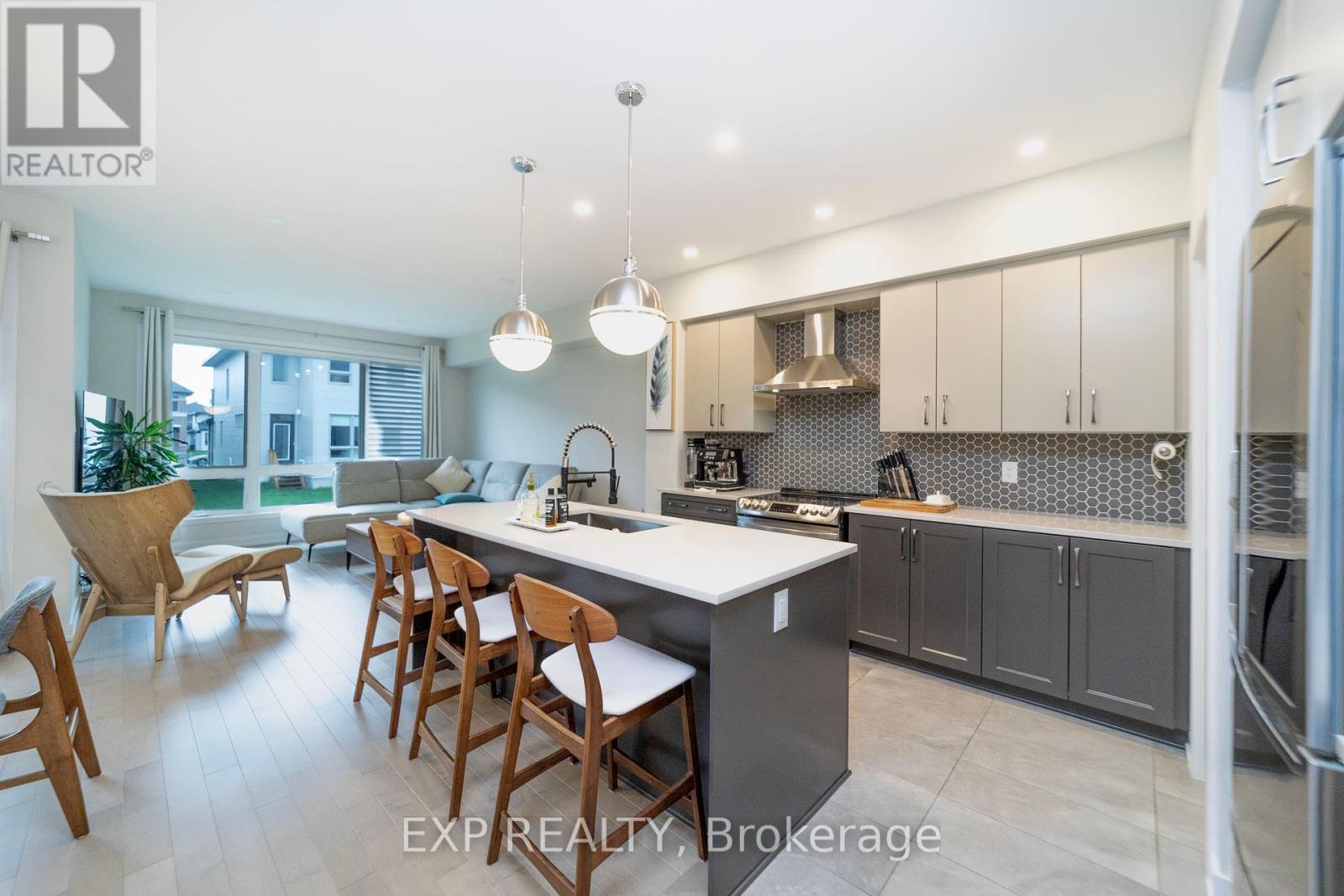 230 Finsbury Avenue, Ottawa, Ontario  K2S 2Y2 - Photo 6 - X12074708