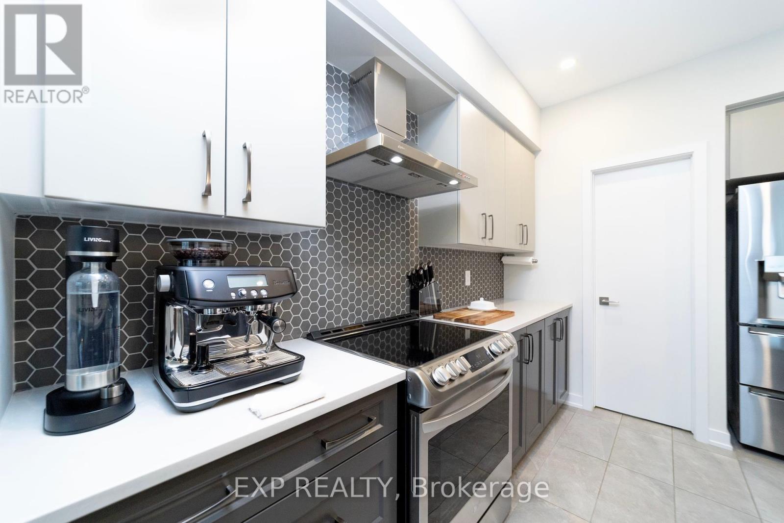 230 Finsbury Avenue, Ottawa, Ontario  K2S 2Y2 - Photo 8 - X12074708