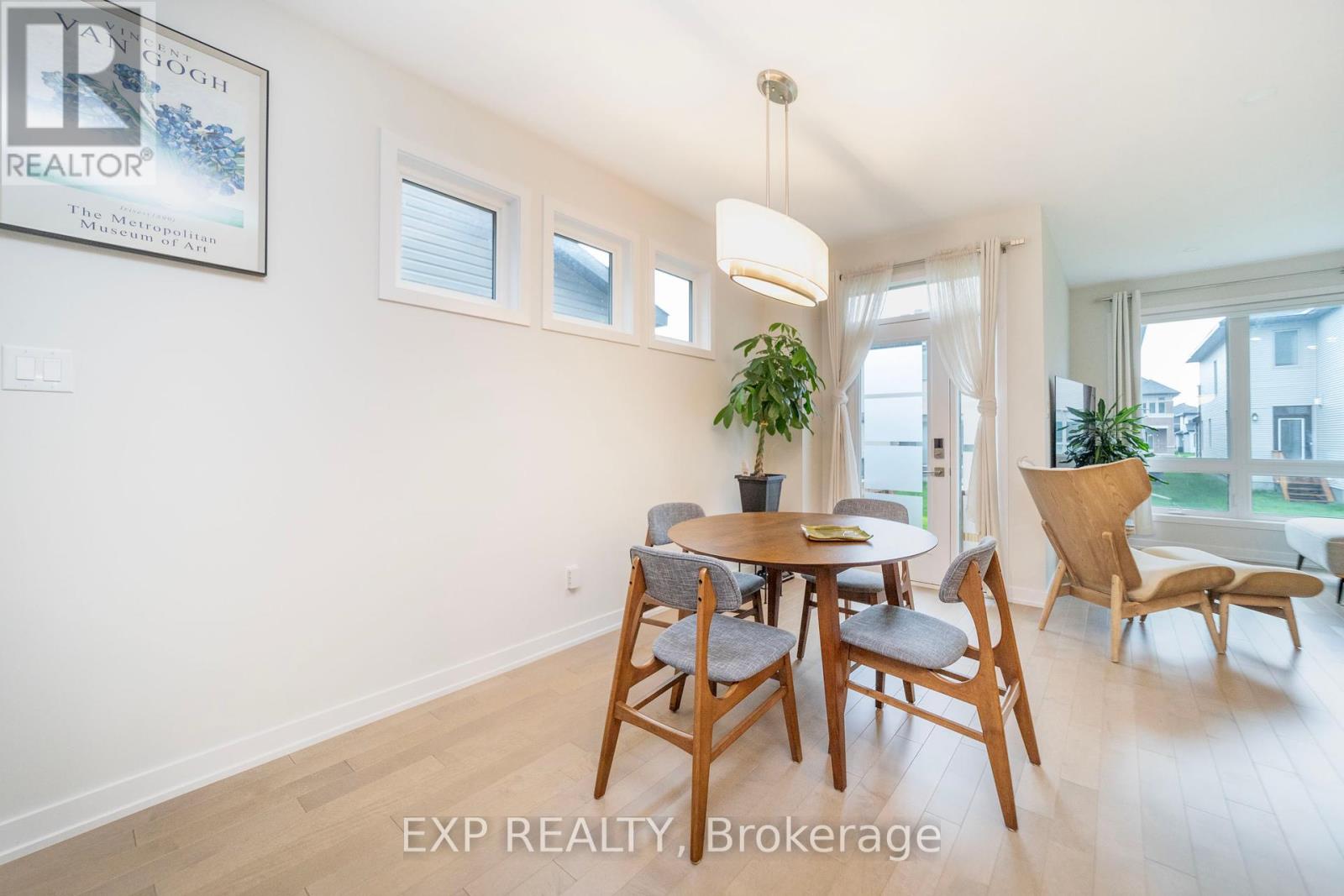 230 Finsbury Avenue, Ottawa, Ontario  K2S 2Y2 - Photo 9 - X12074708