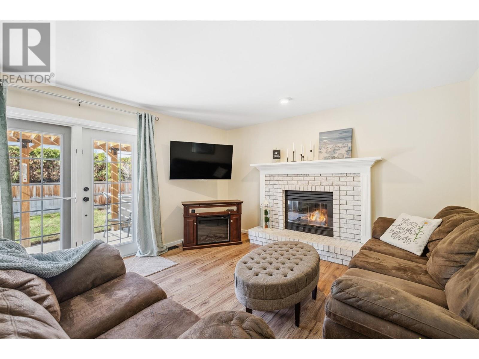 Property at 2938 Shannon Green Court image 3