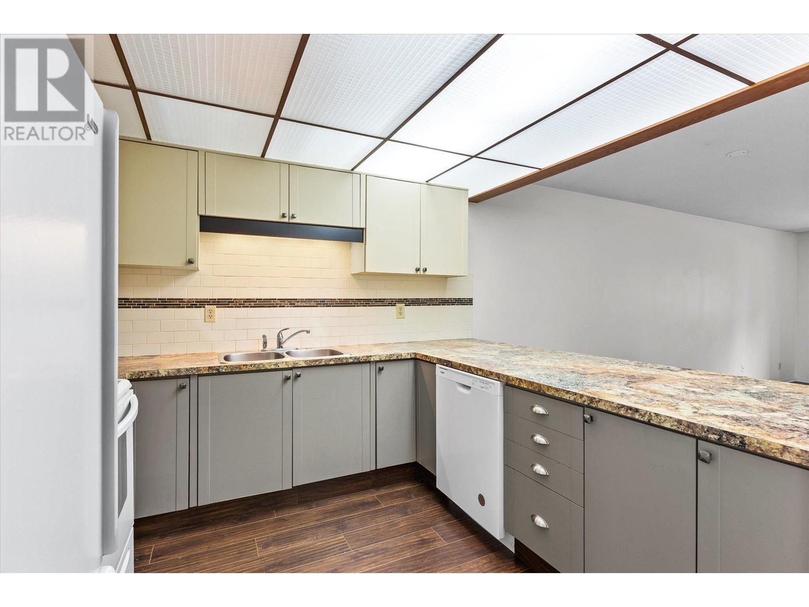1075 Bernard Avenue Unit# 102, Kelowna, British Columbia  V1Y 6P7 - Photo 8 - 10342830