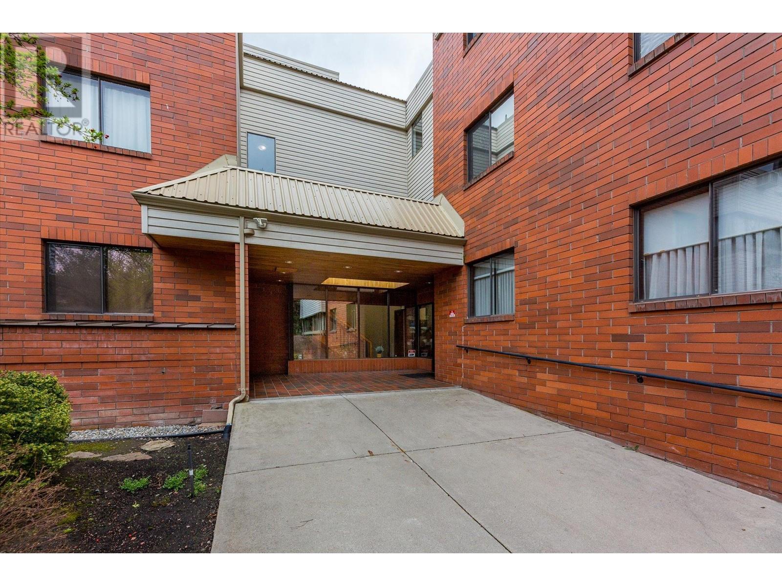 1075 Bernard Avenue Unit# 102, Kelowna, British Columbia  V1Y 6P7 - Photo 2 - 10342830