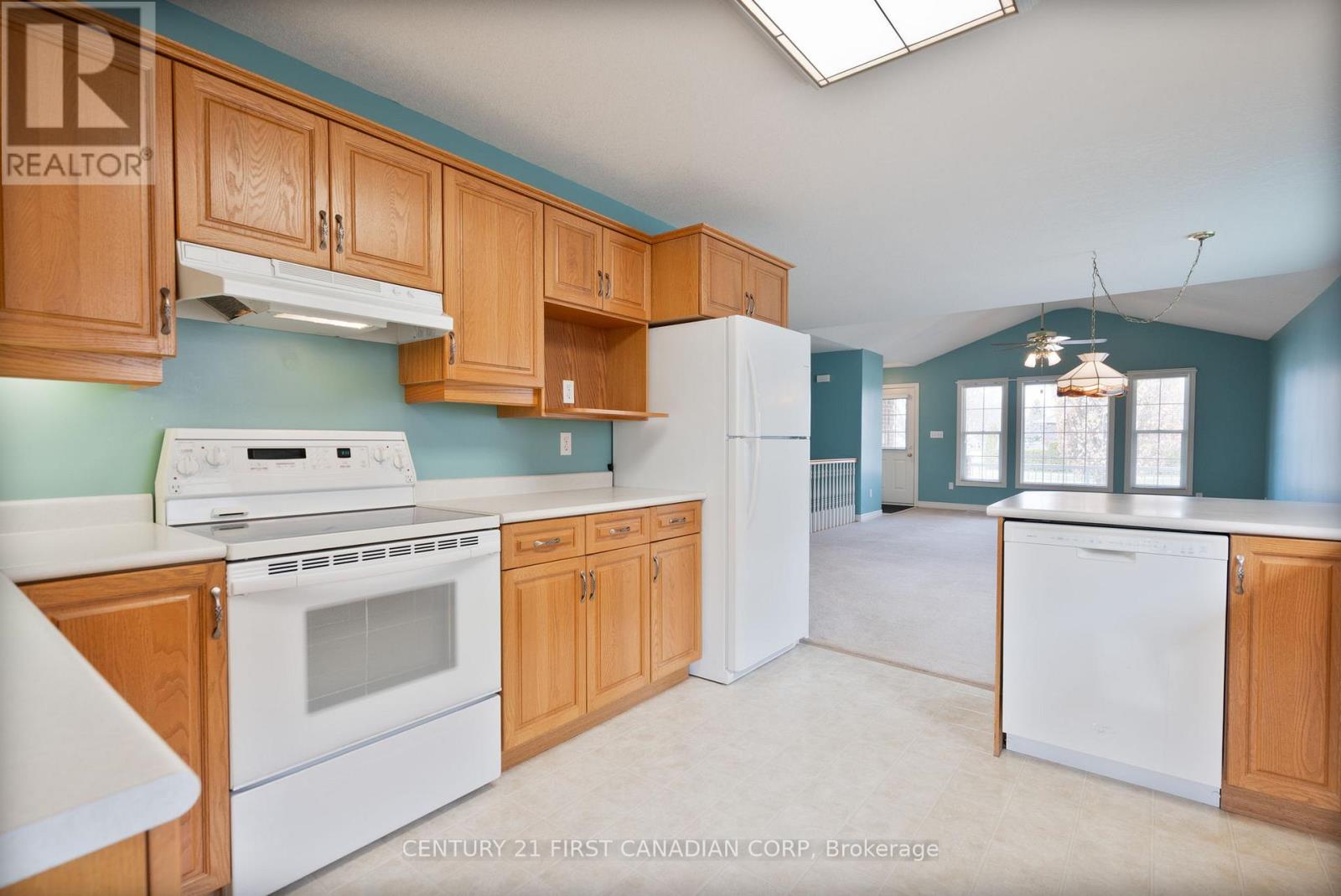 584 Wellington Street, St. Thomas, Ontario  N5R 6E1 - Photo 12 - X12074605