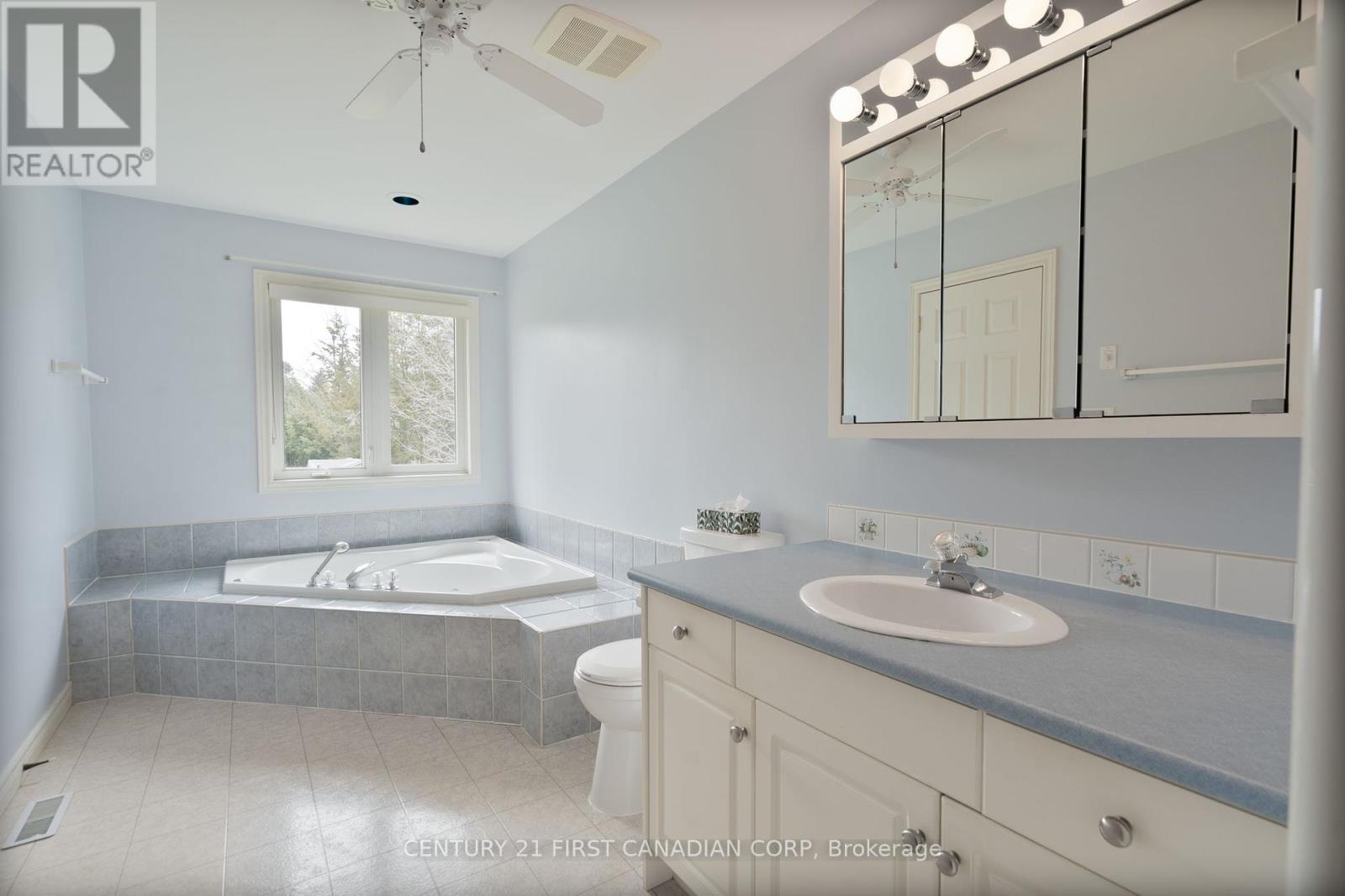 584 Wellington Street, St. Thomas, Ontario  N5R 6E1 - Photo 19 - X12074605