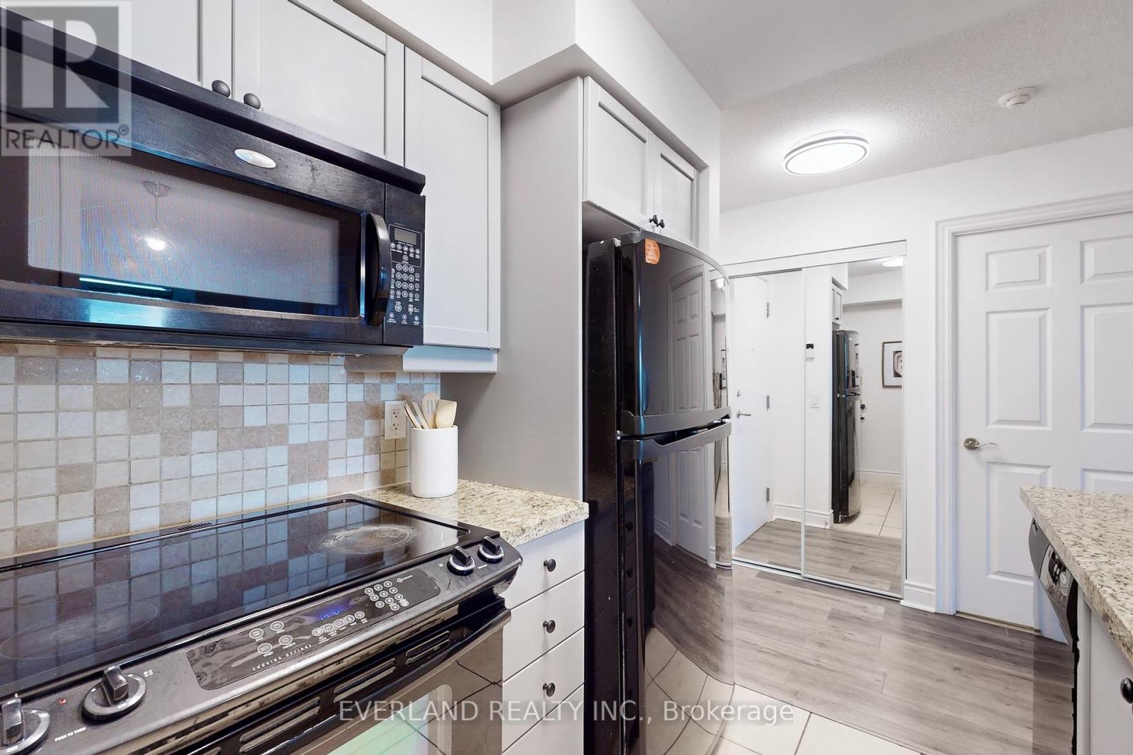 918 - 25 Greenview Avenue, Toronto, Ontario  M2M 1R2 - Photo 11 - C12074573