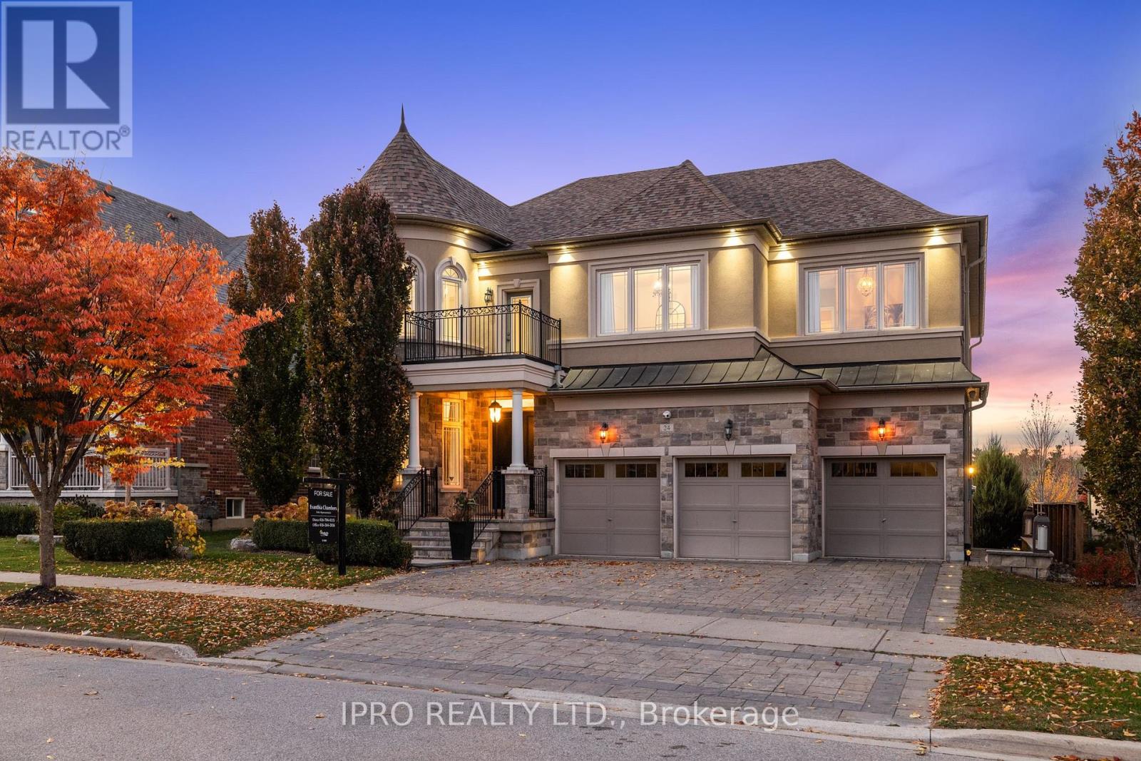 24 BLUFF TRAIL, King, Ontario