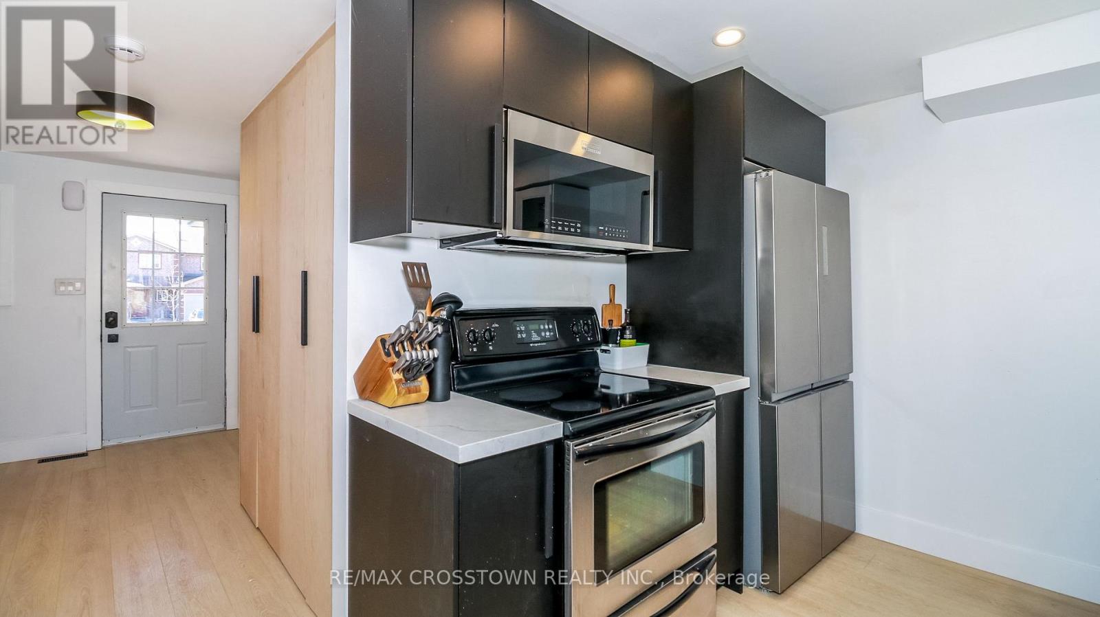 Property at 358 DUNSMORE LANE image 3