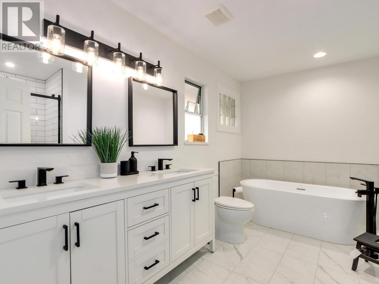 1 1900 Indian River Crescent, North Vancouver, British Columbia  V7G 2R1 - Photo 26 - R2988757