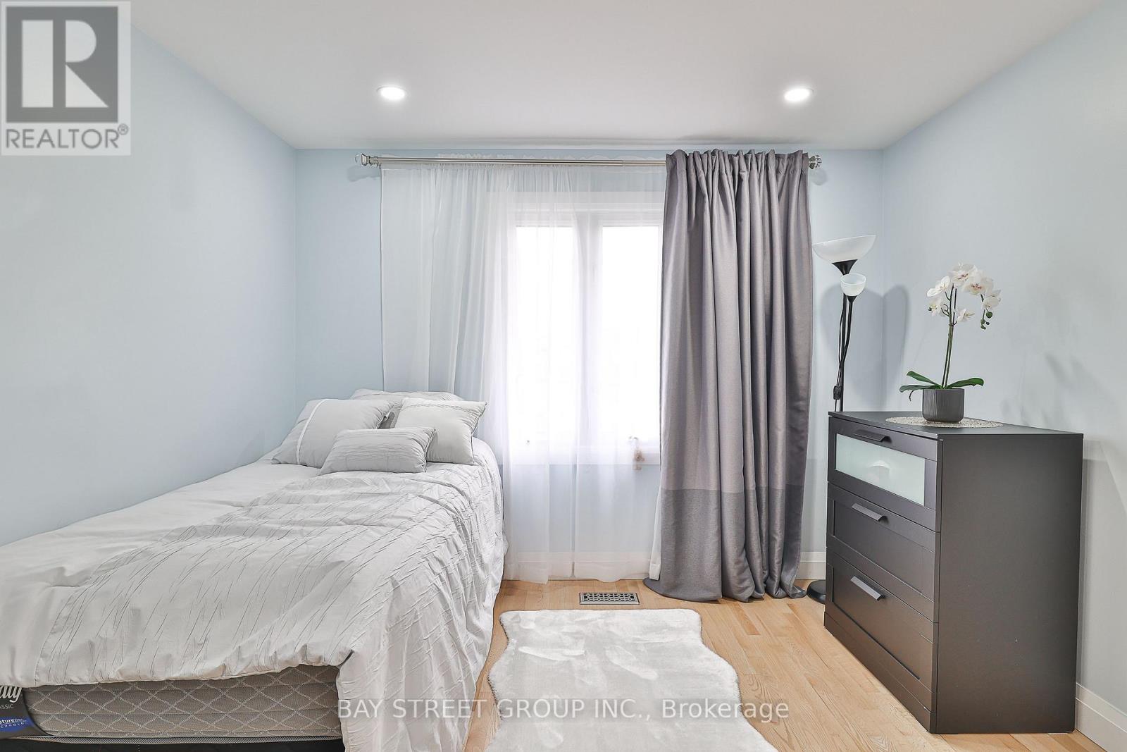 4277 Torino Crescent, Mississauga, Ontario  L4W 3T4 - Photo 25 - W12074614
