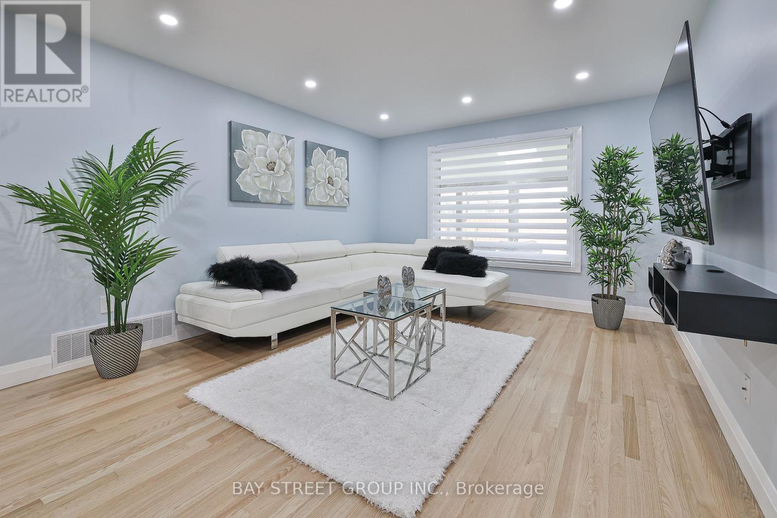 4277 Torino Crescent, Mississauga, Ontario  L4W 3T4 - Photo 7 - W12074614