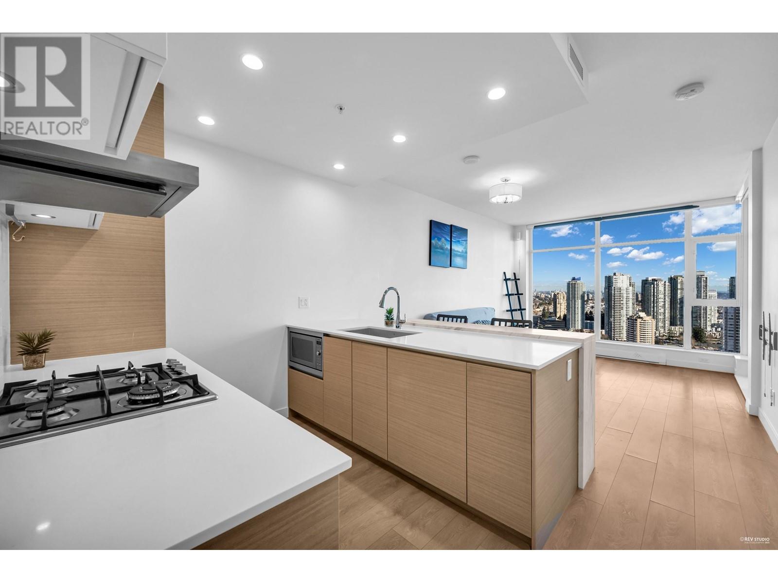 3301 6098 STATION STREET, Burnaby