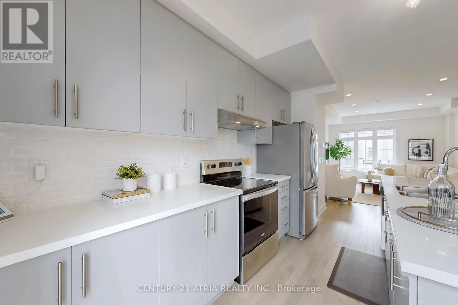 30 Guardhouse Crescent, Markham (Angus Glen), Ontario  L6C 3J8 - Photo 11 - N12074668