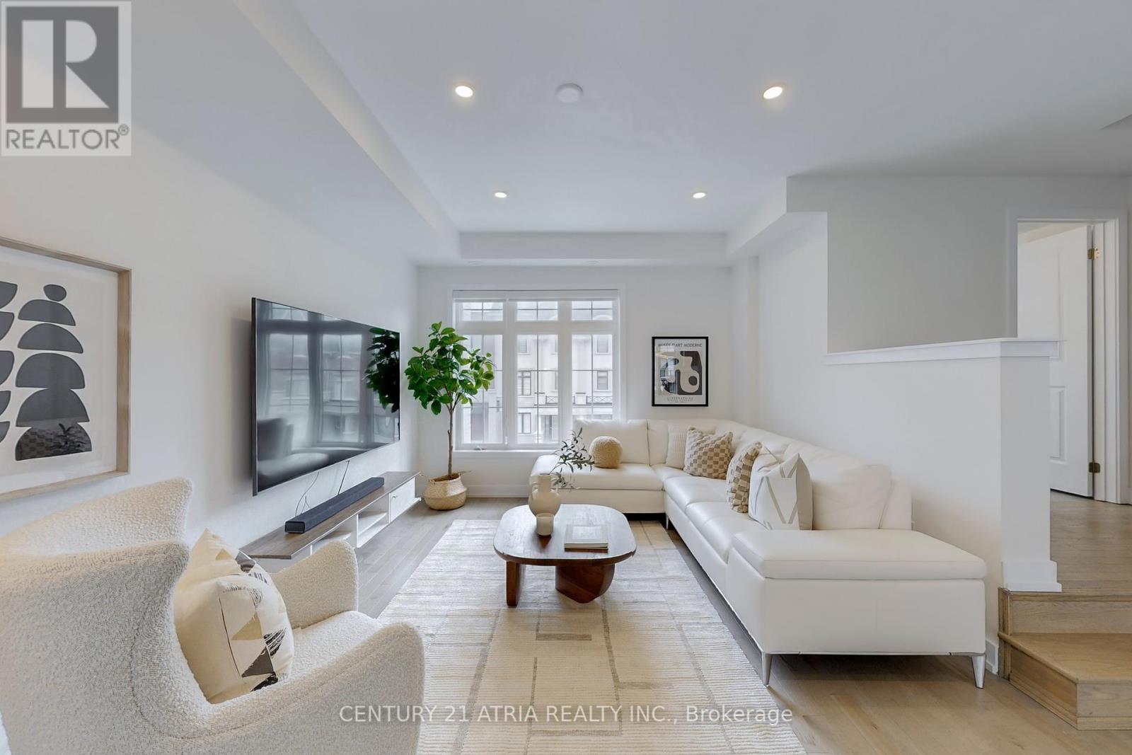 Property at 30 GUARDHOUSE CRESCENT image 3