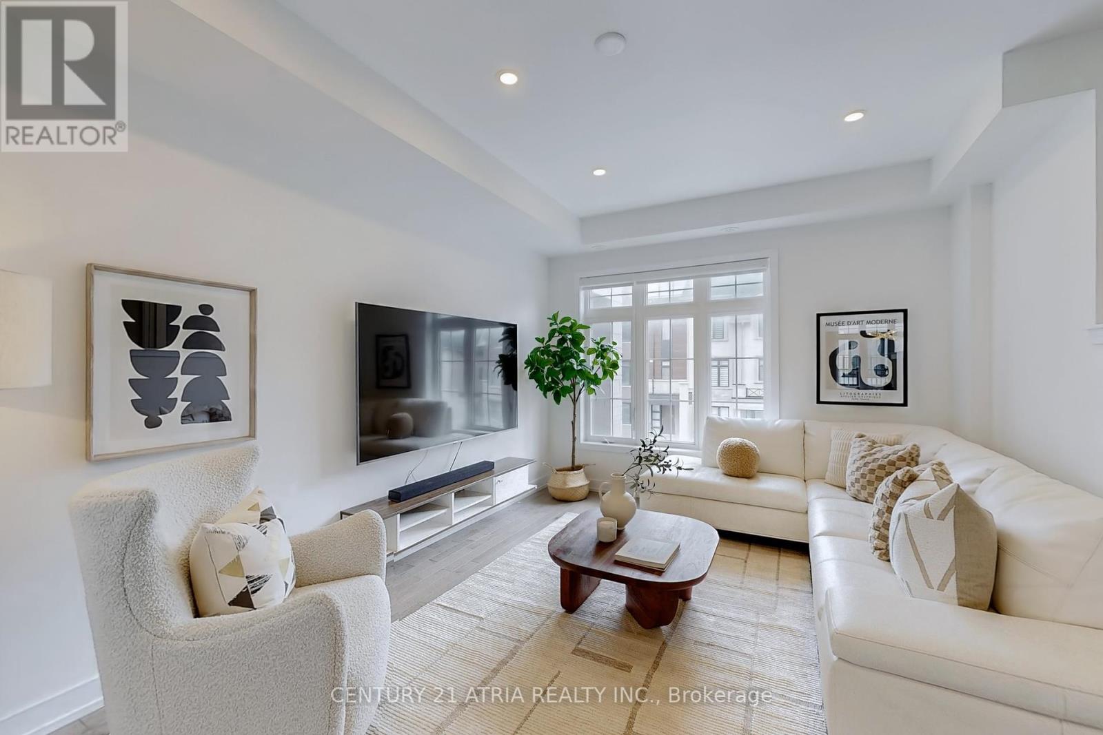 Property at 30 GUARDHOUSE CRESCENT image 4