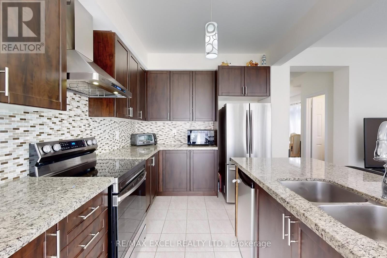 23 Rougeview Park Crescent, Markham, Ontario  L6E 0S7 - Photo 10 - N12074691