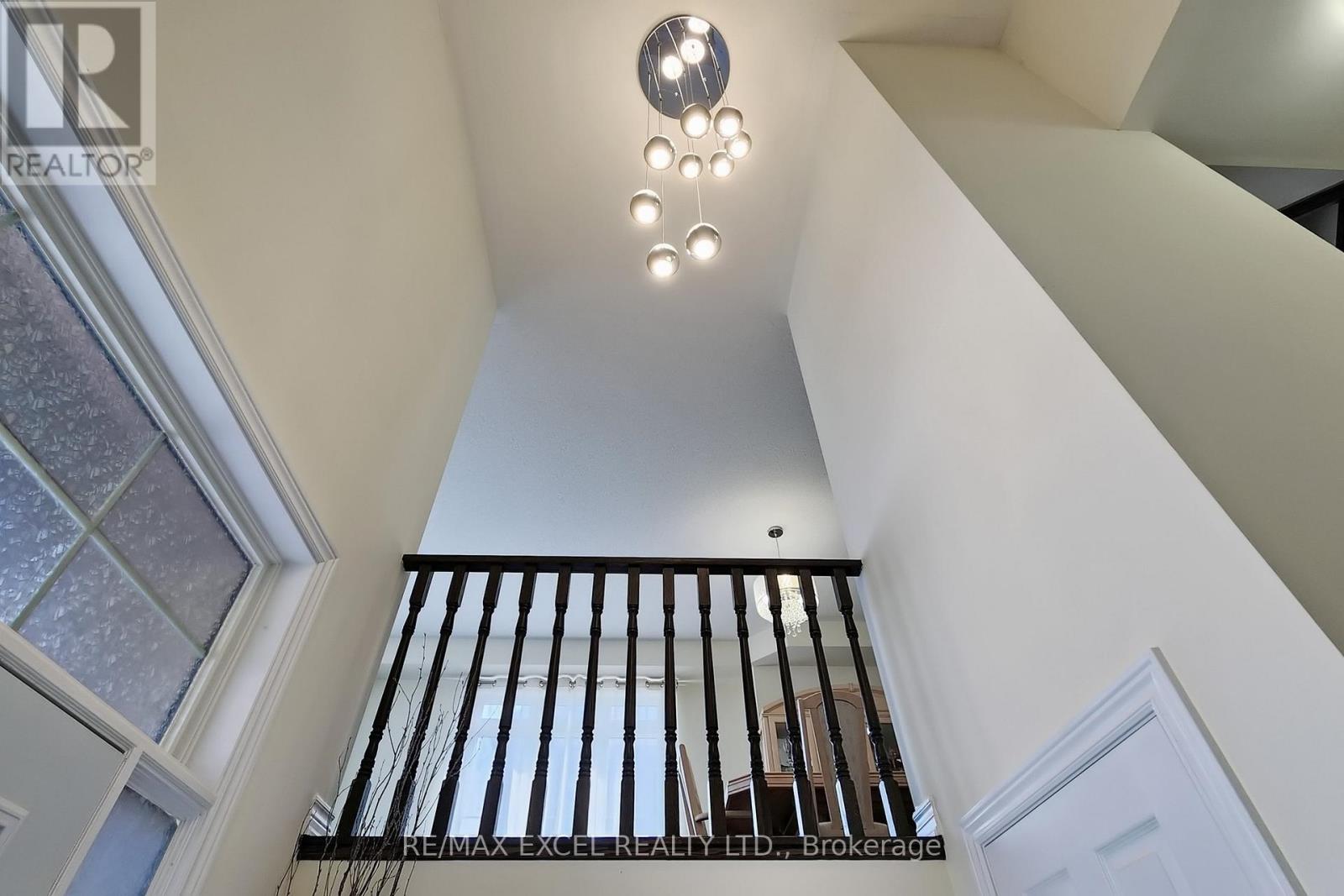 Property at 23 ROUGEVIEW PARK CRESCENT image 4