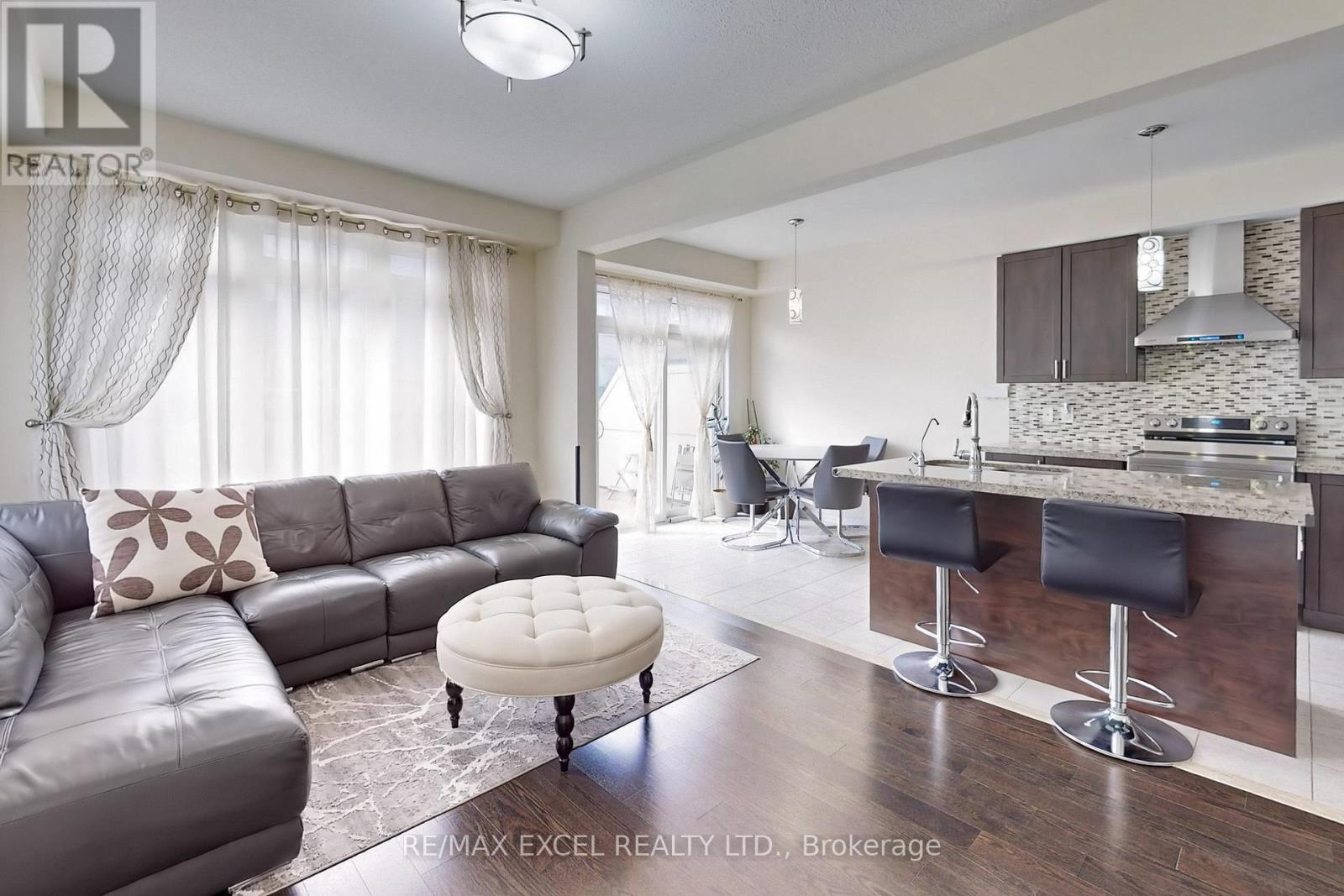 23 Rougeview Park Crescent, Markham, Ontario  L6E 0S7 - Photo 7 - N12074691