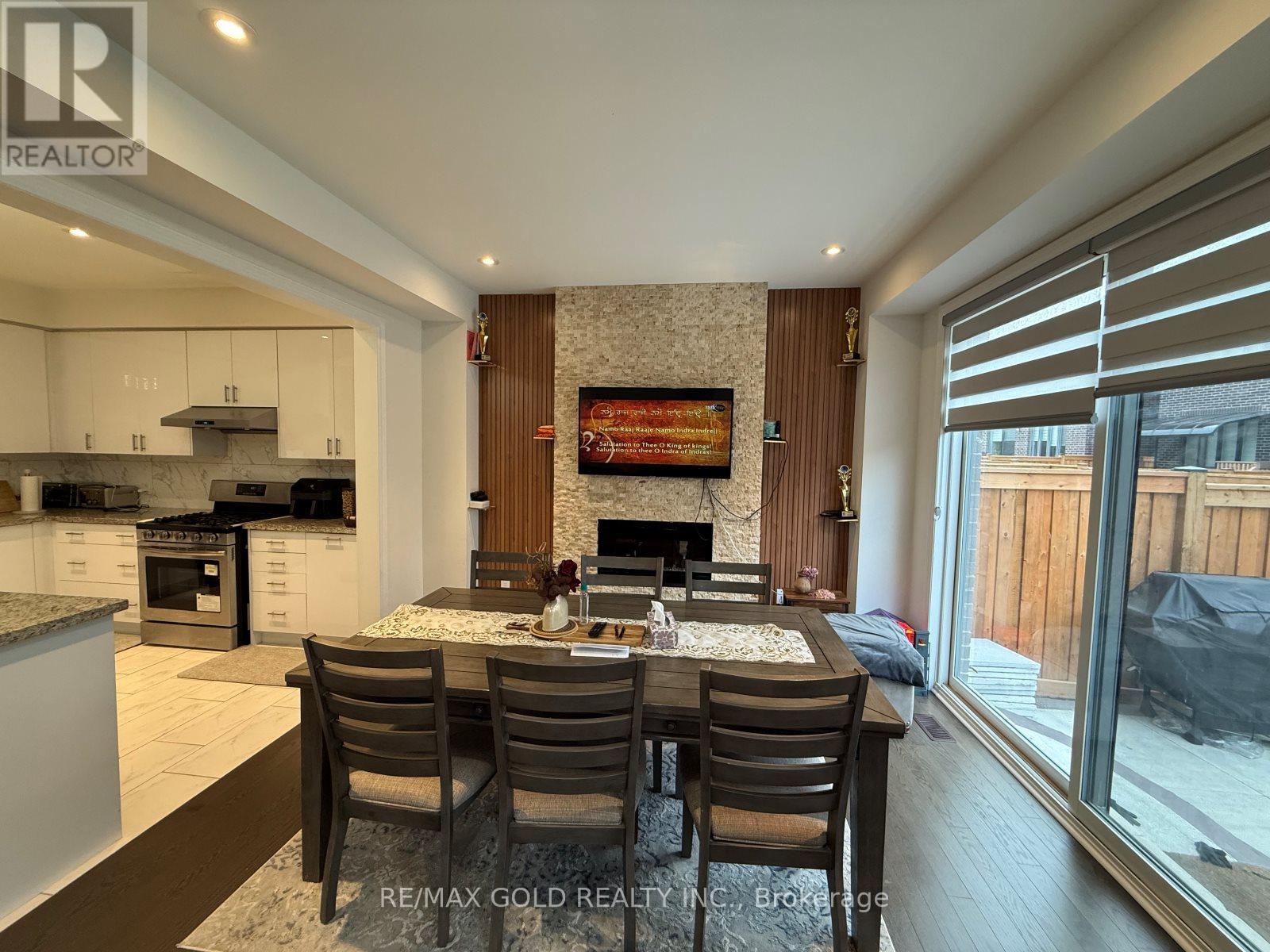 55 Calabria Drive, Caledon, Ontario  L7C 4L2 - Photo 14 - W12074664