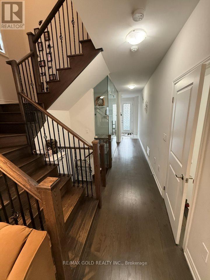 55 Calabria Drive, Caledon, Ontario  L7C 4L2 - Photo 20 - W12074664