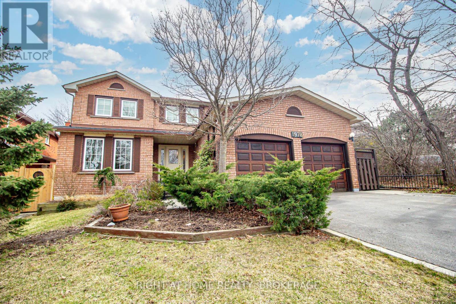 Property at 1978 SANDOWN ROAD image 2