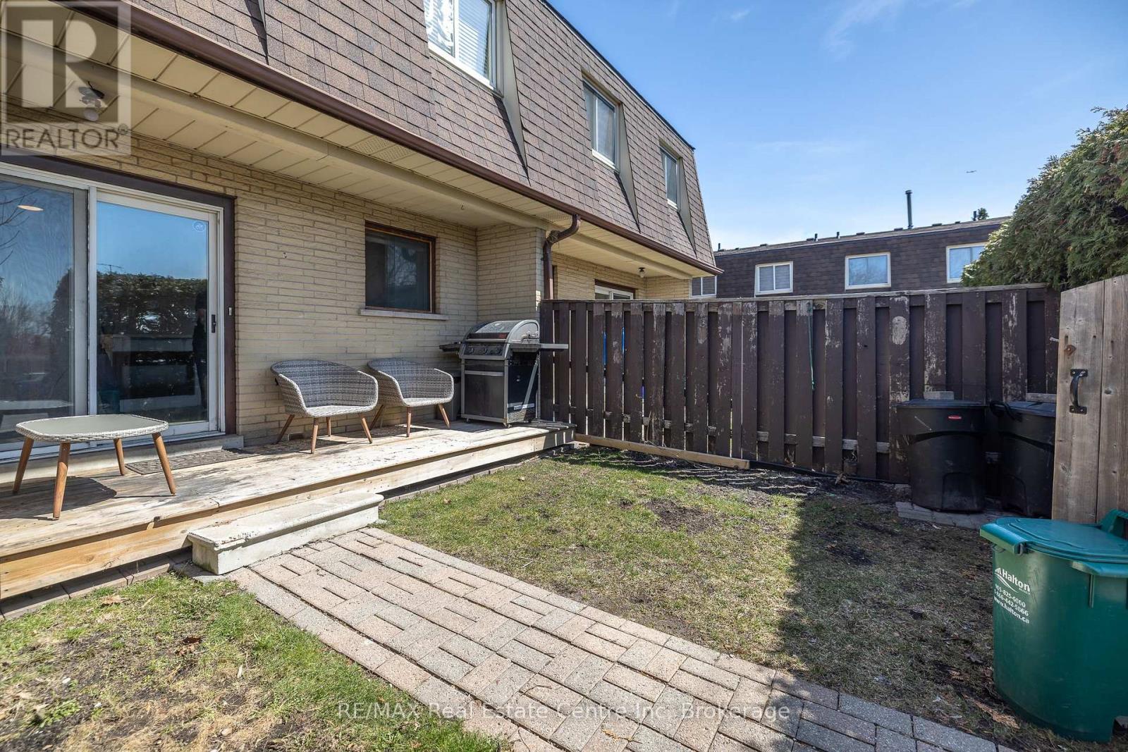 10 - 20 Mountainview Road, Halton Hills, Ontario  L7G 4K3 - Photo 10 - W12074798