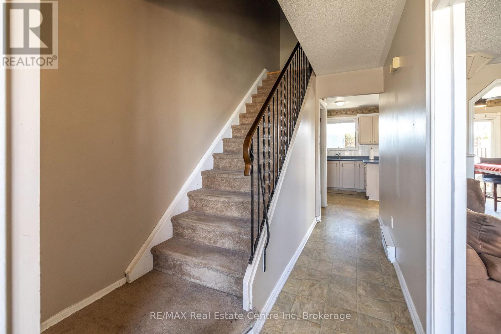 10 - 20 Mountainview Road, Halton Hills, Ontario  L7G 4K3 - Photo 14 - W12074798